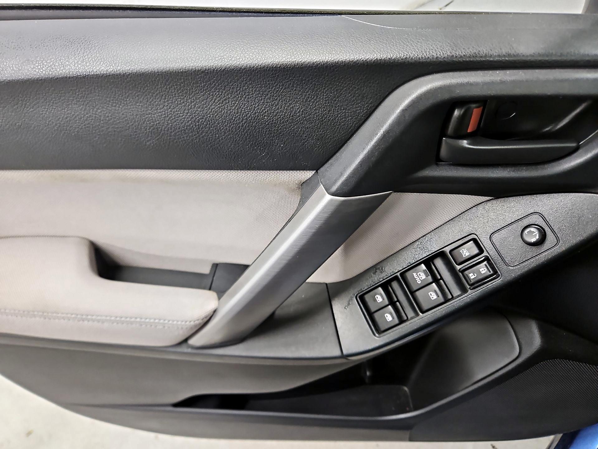 Thumbnail: 2015 Subaru Forester - 12