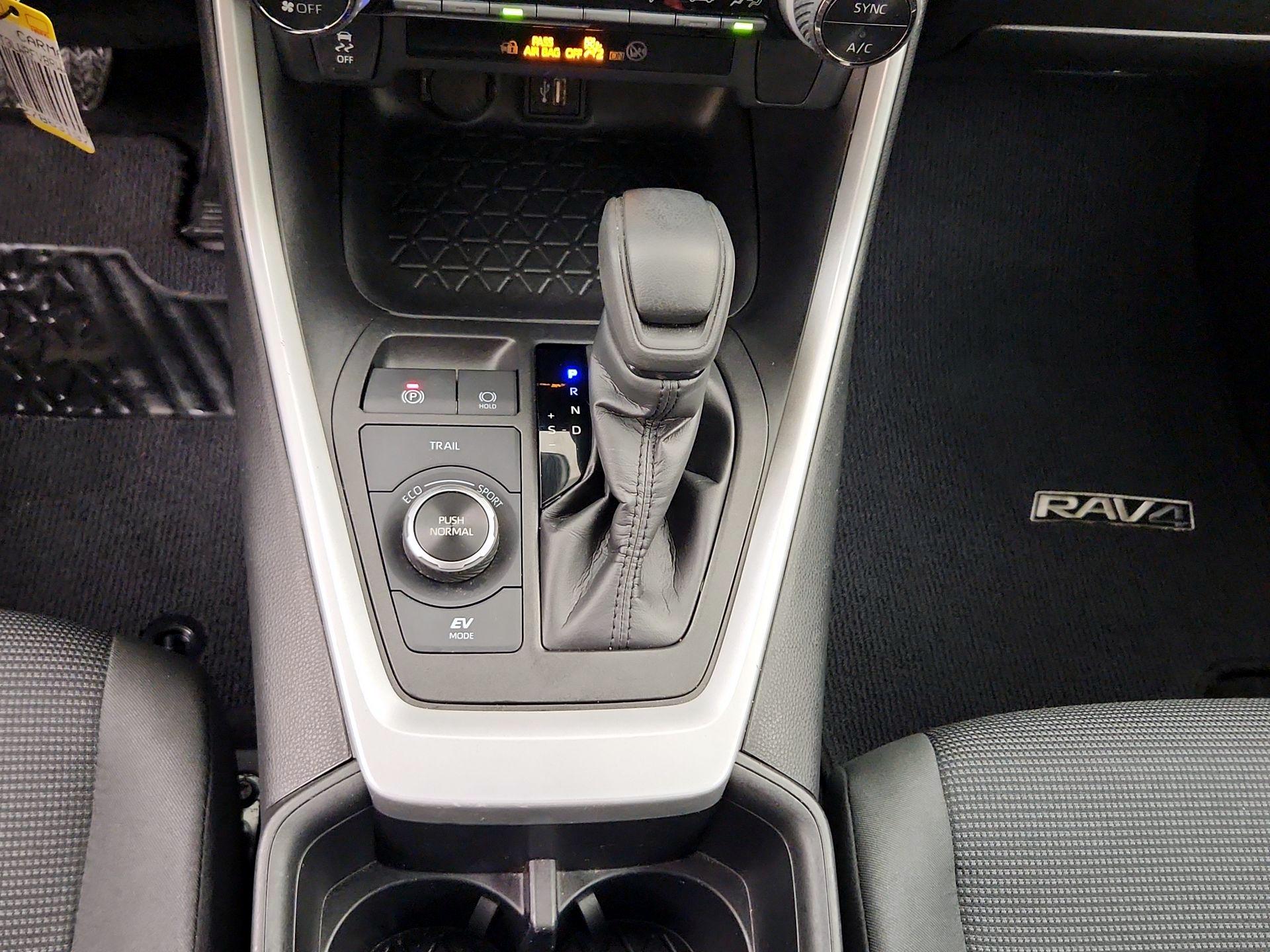 Thumbnail: 2024 Toyota RAV4 - 17