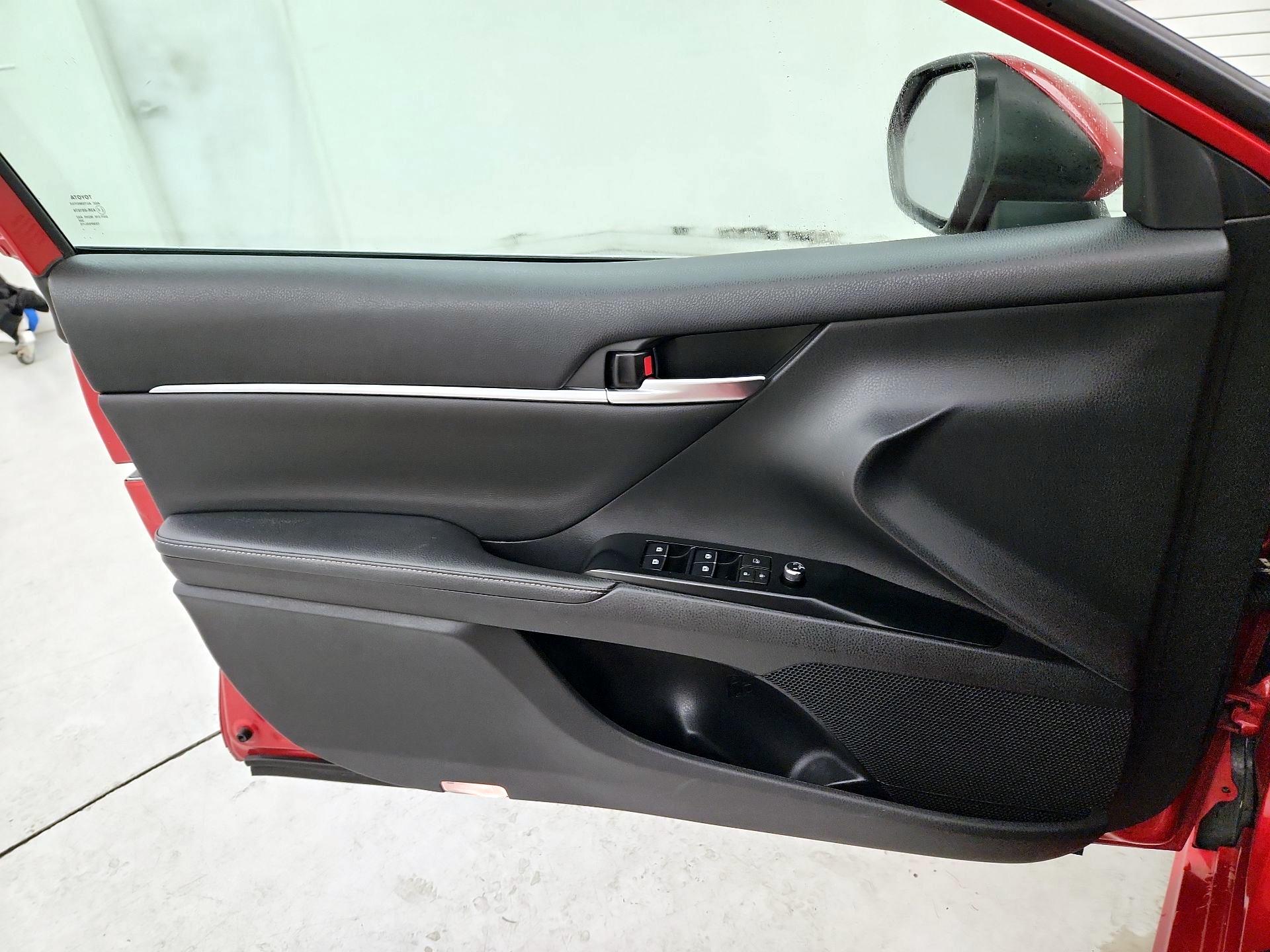 Thumbnail: 2020 Toyota Camry - 12