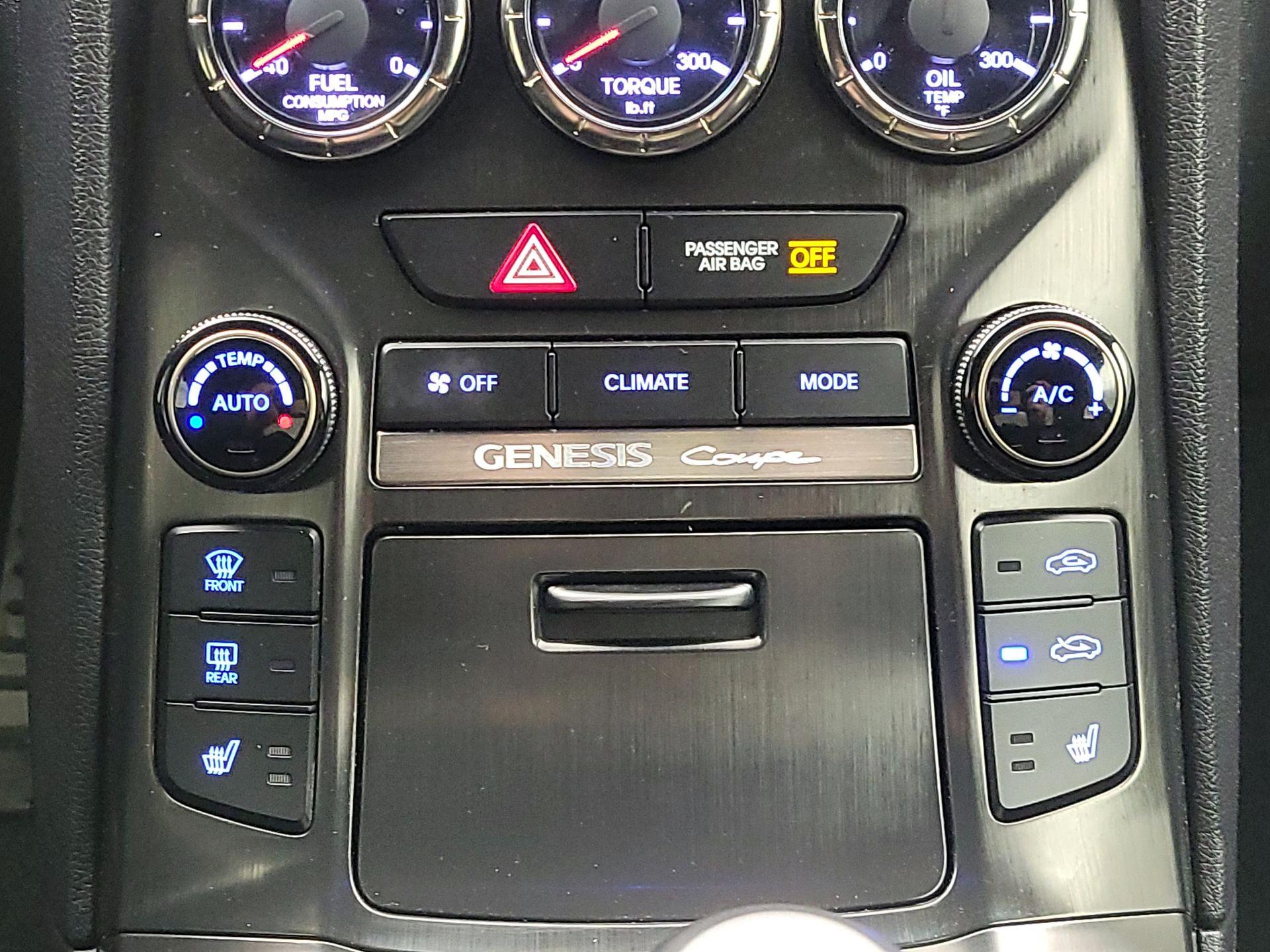 Thumbnail: 2015 Hyundai Genesis - 16