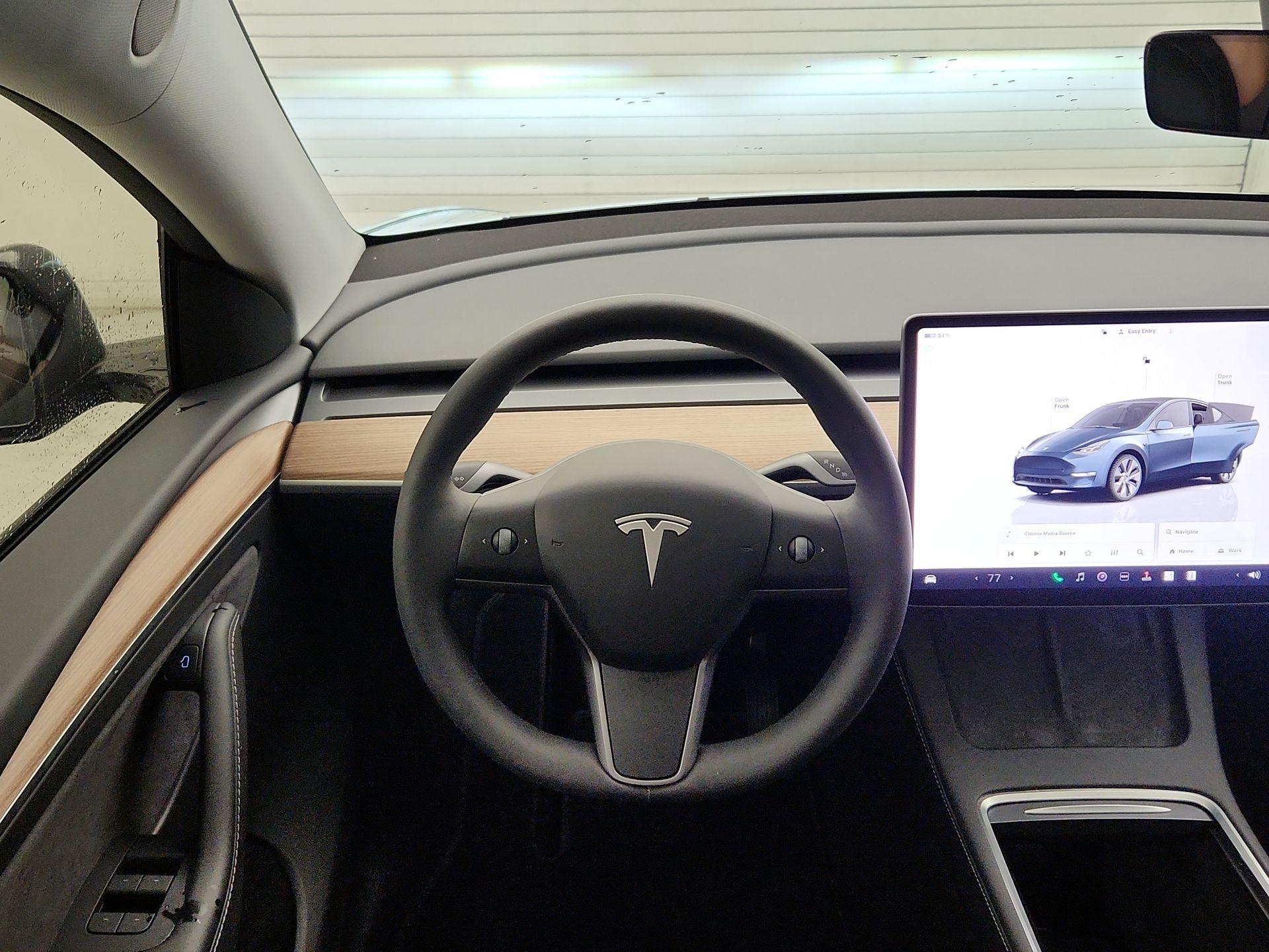 Thumbnail: 2024 Tesla Model Y - 10