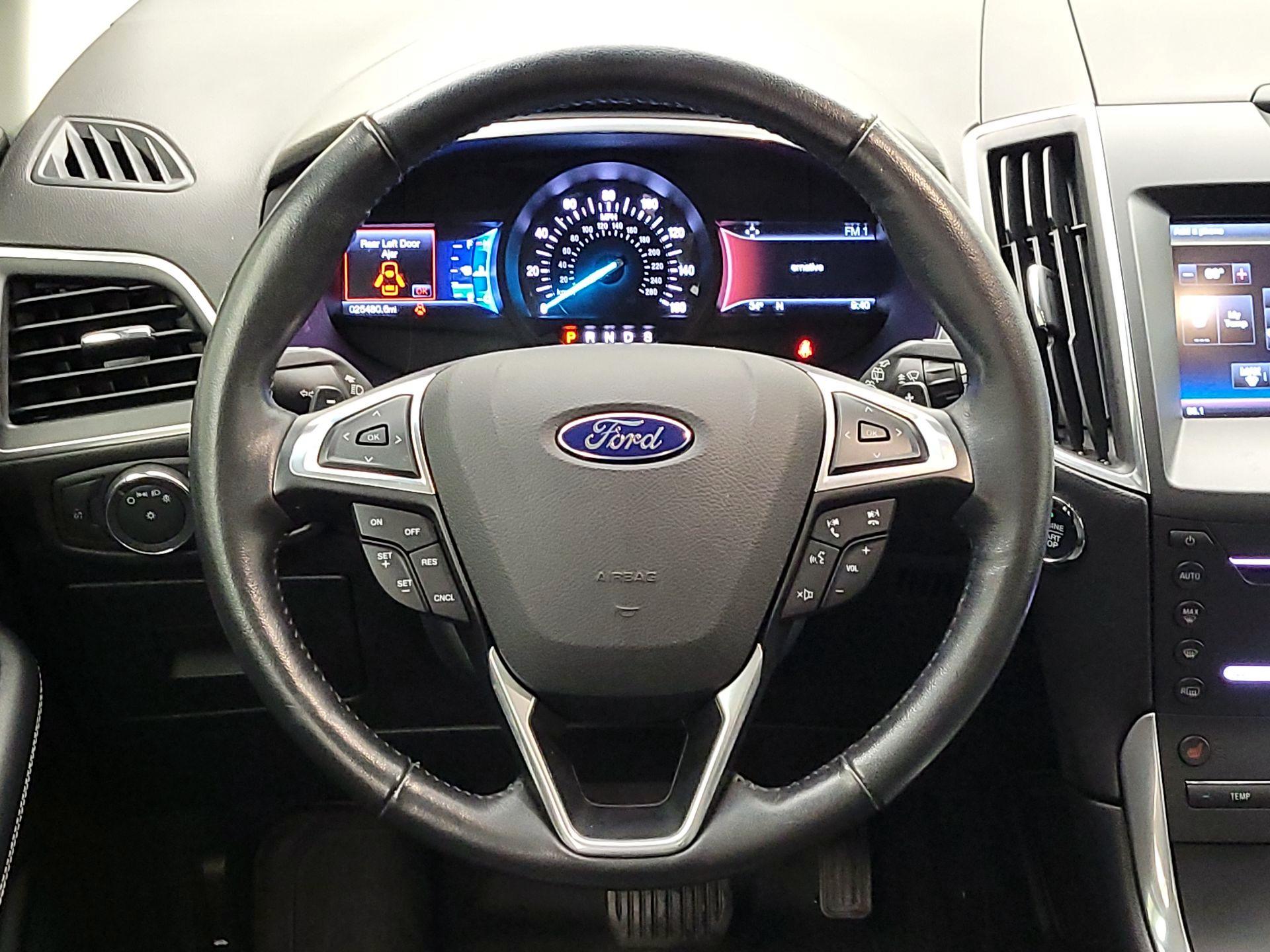 Thumbnail: 2015 Ford Edge - 10