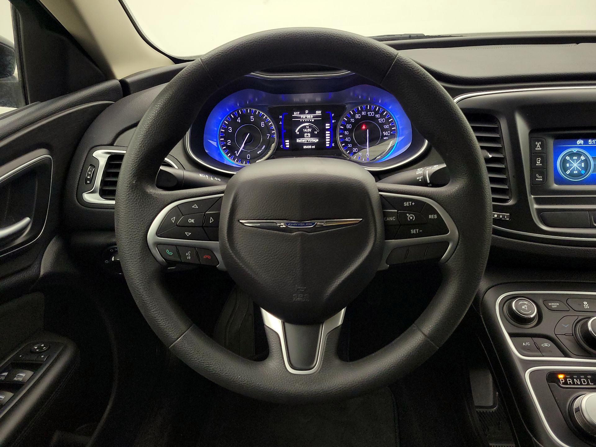 Thumbnail: 2016 Chrysler 200 - 10