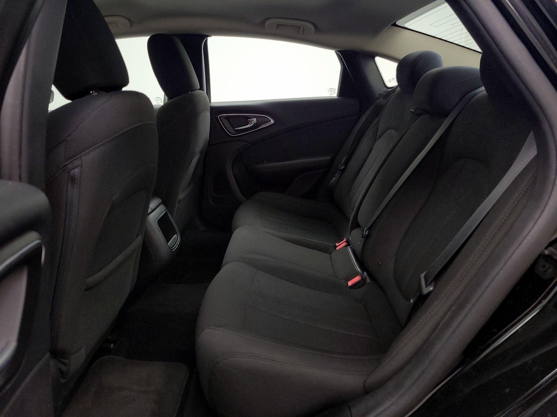 Thumbnail: 2016 Chrysler 200 - 20