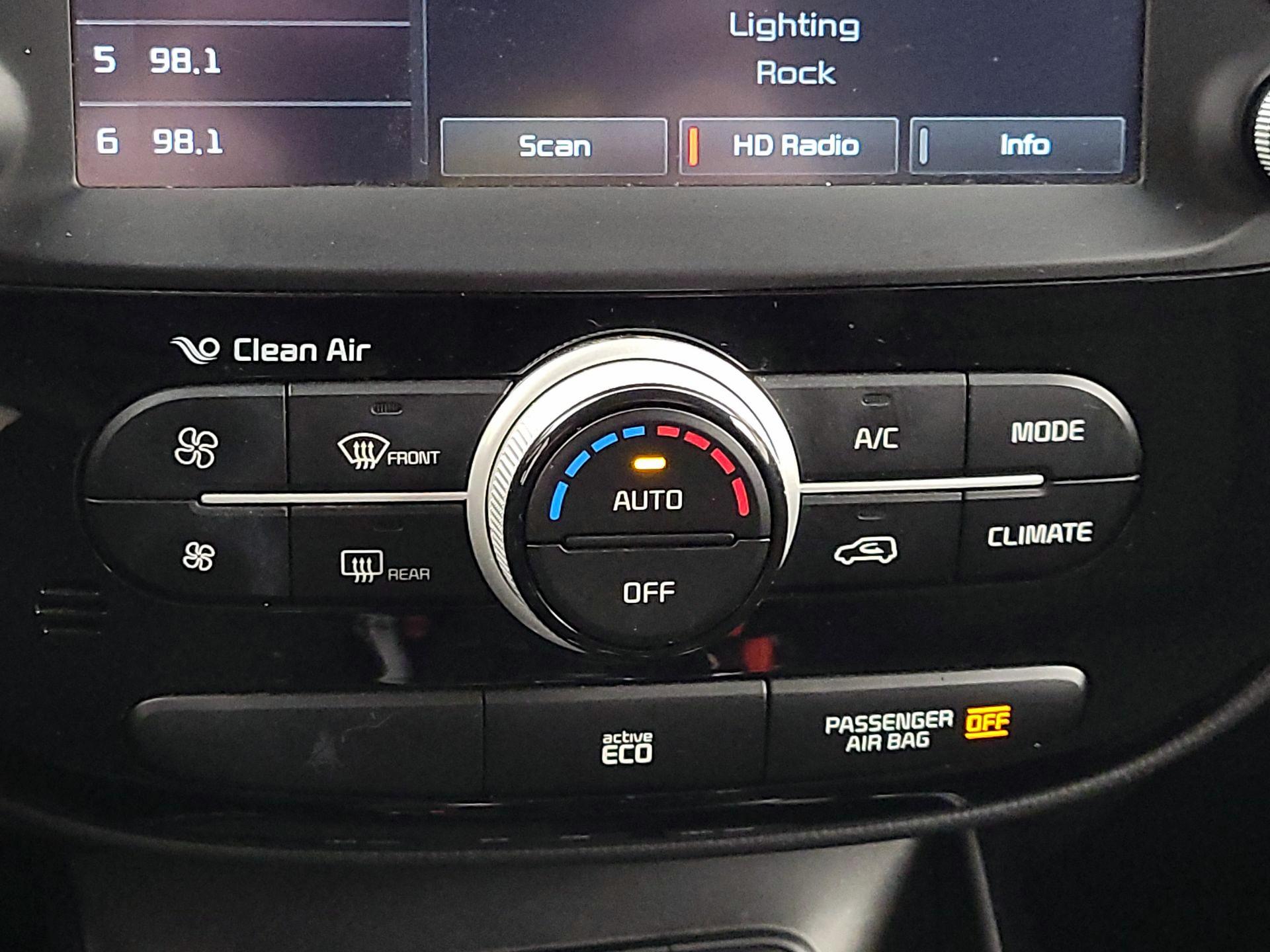 Thumbnail: 2016 Kia Soul - 17