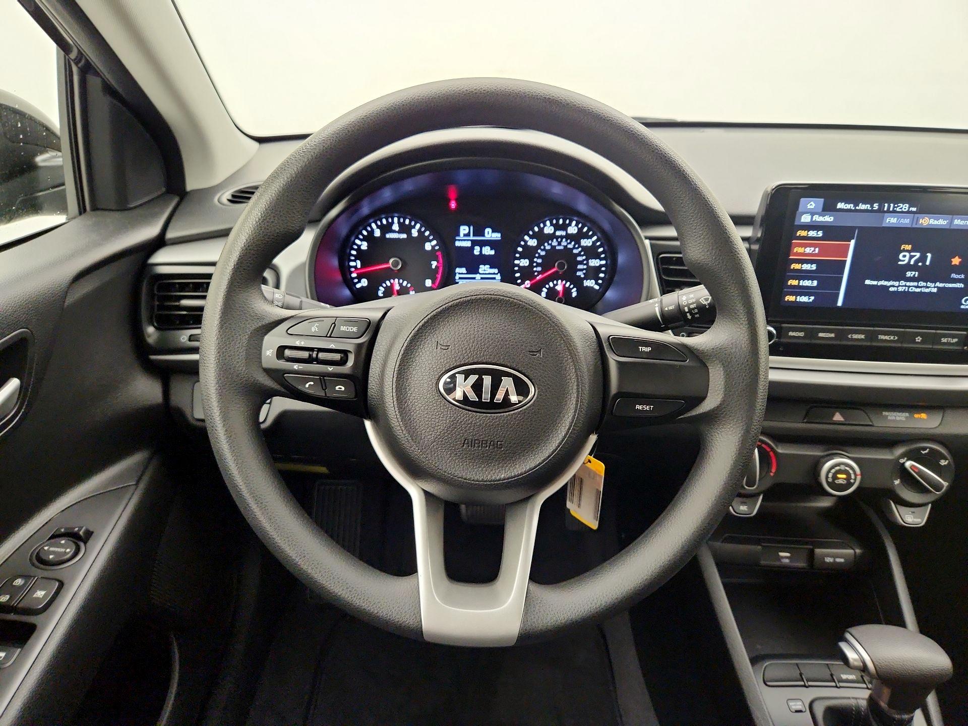 Thumbnail: 2021 Kia Rio - 10