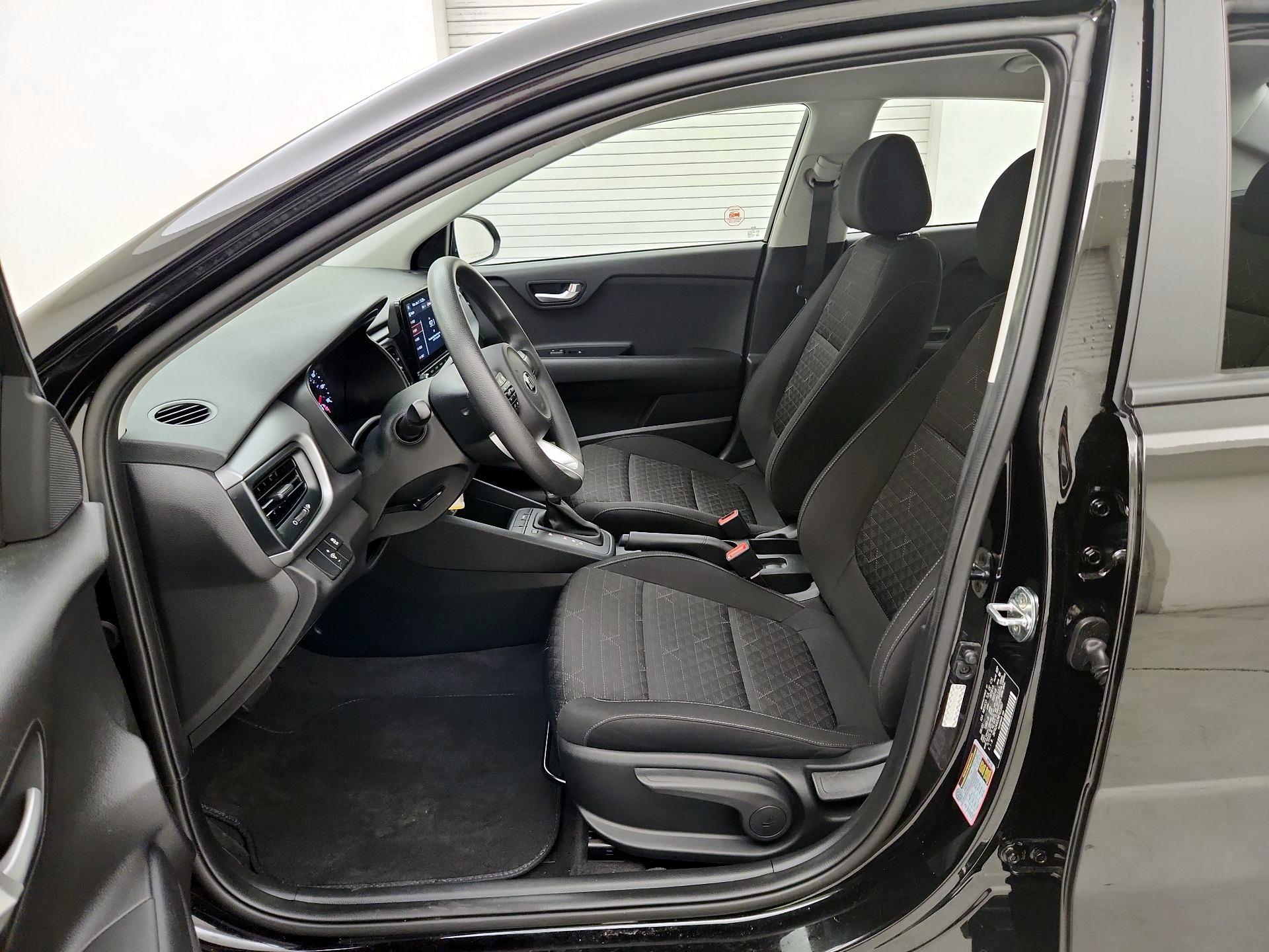 Thumbnail: 2021 Kia Rio - 11