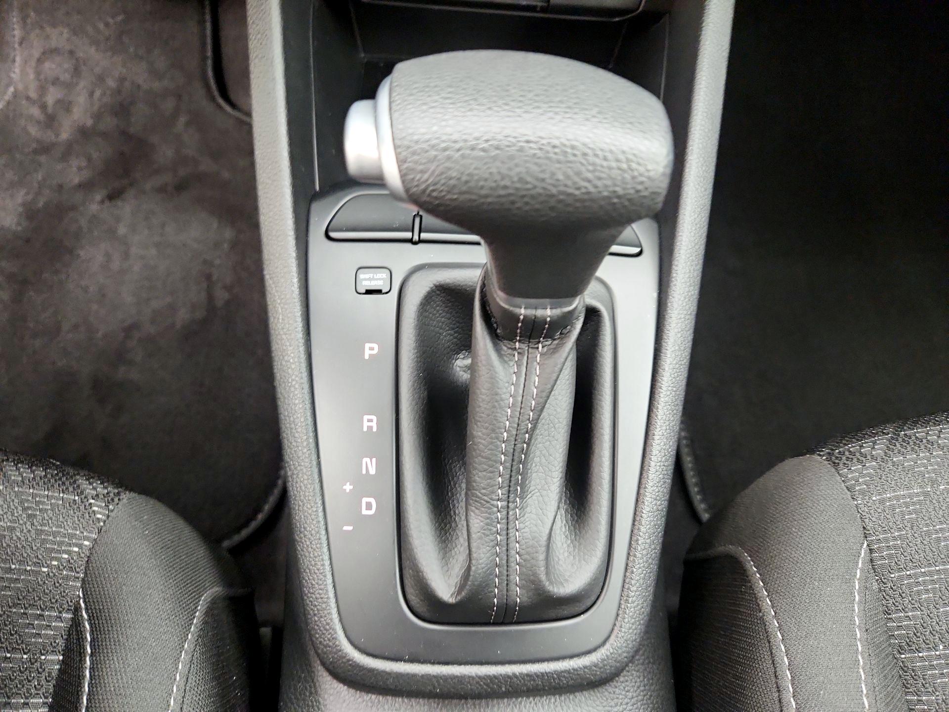 Thumbnail: 2021 Kia Rio - 17