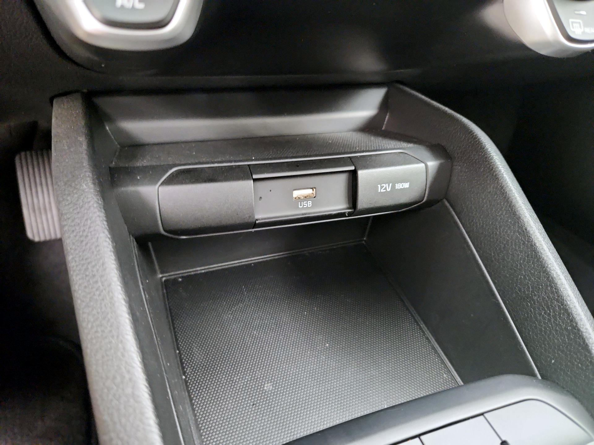 Thumbnail: 2021 Kia Rio - 18