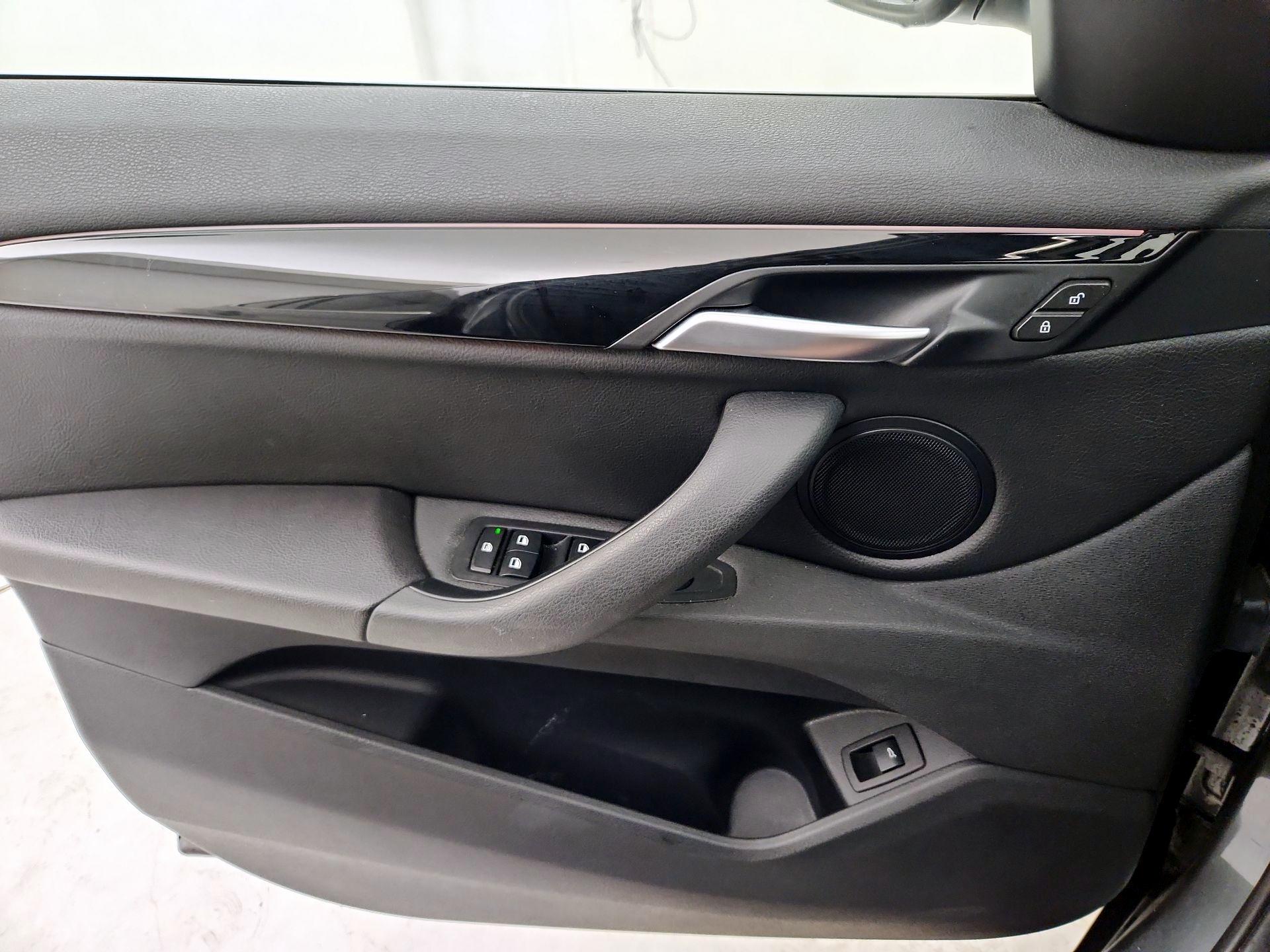 Thumbnail: 2017 BMW X1 - 12