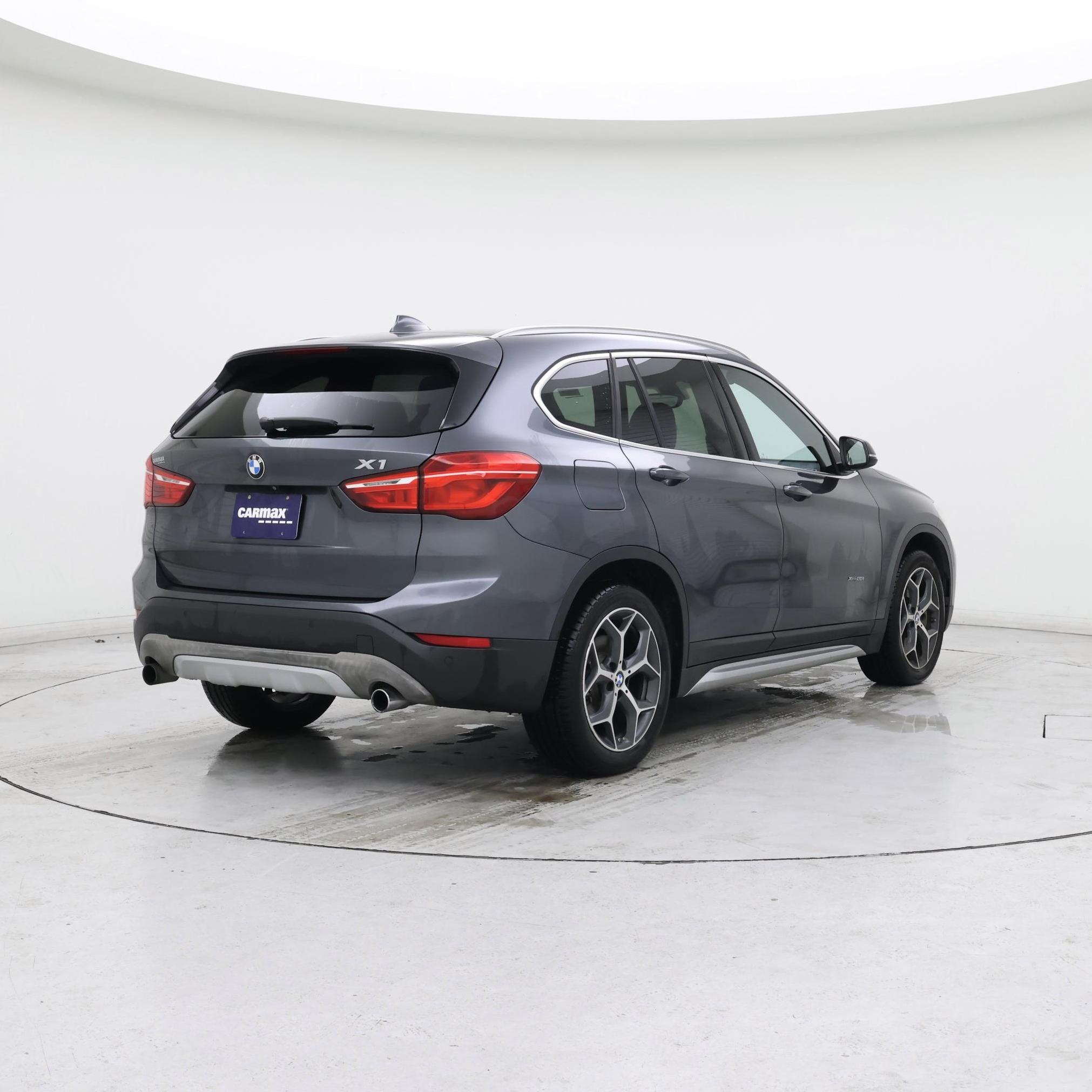 Thumbnail: 2017 BMW X1 - 8