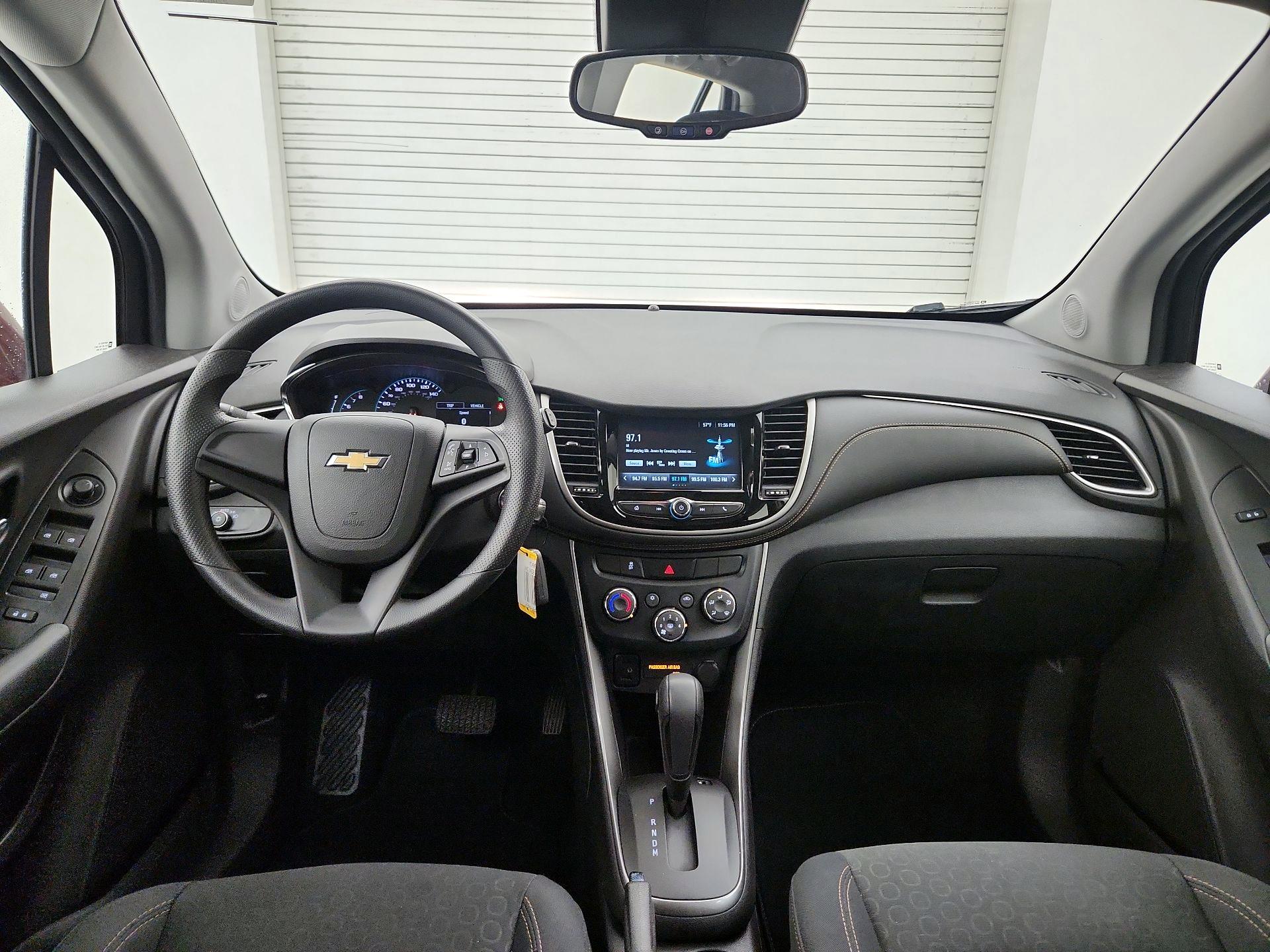 Thumbnail: 2017 Chevrolet Trax - 9