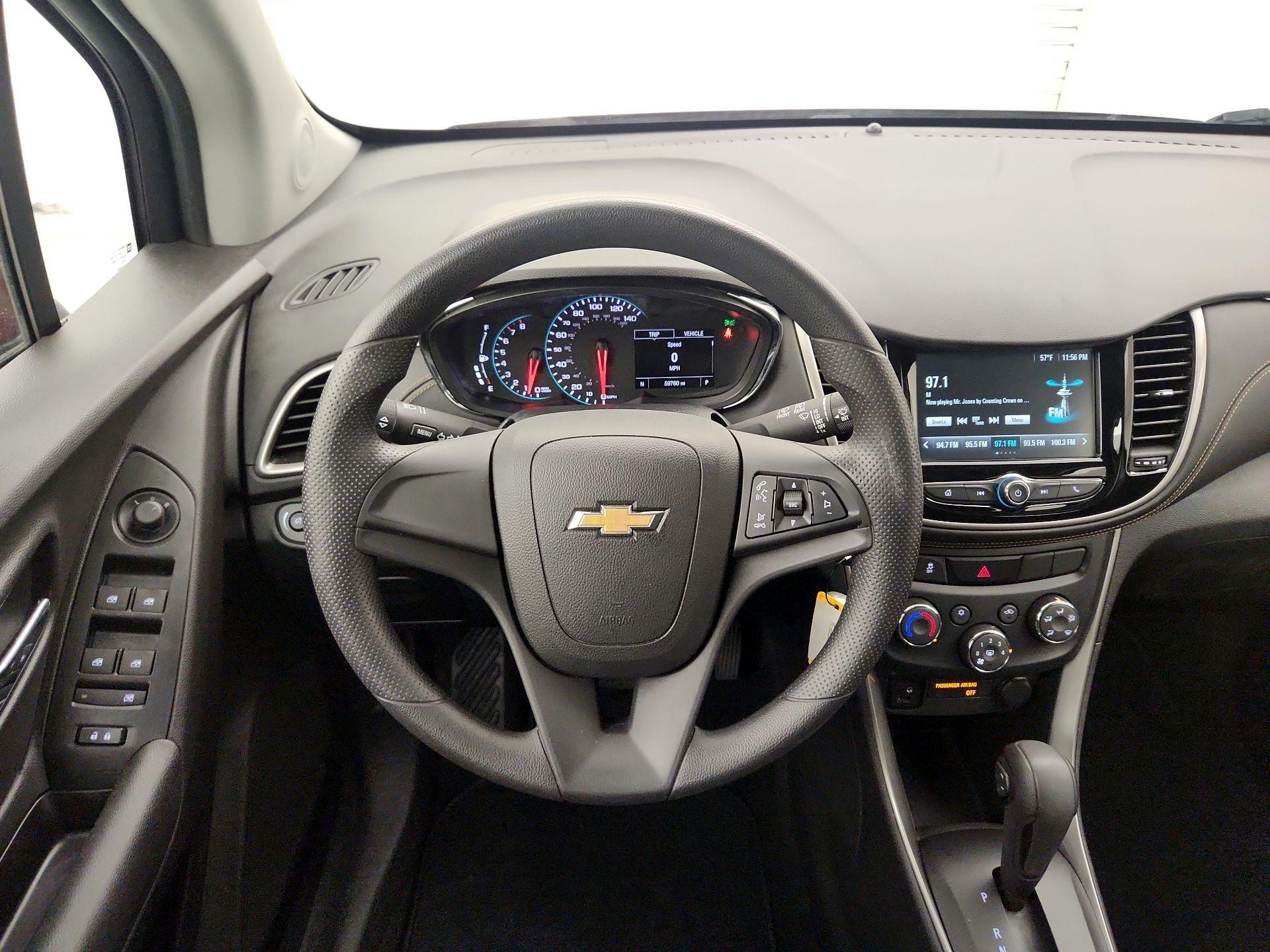 Thumbnail: 2017 Chevrolet Trax - 10