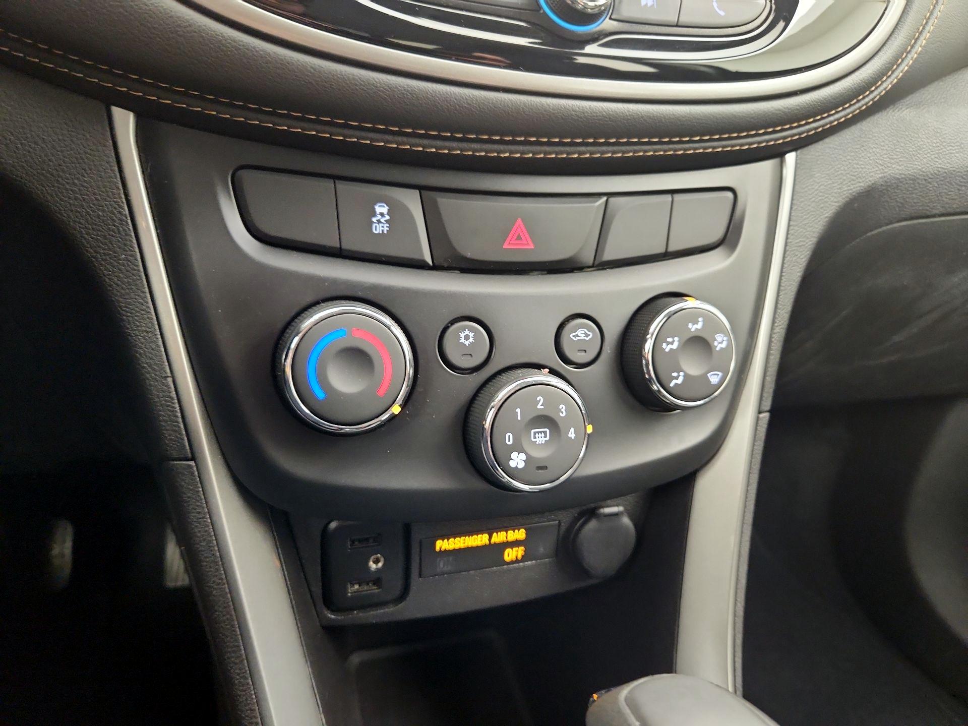 Thumbnail: 2017 Chevrolet Trax - 16