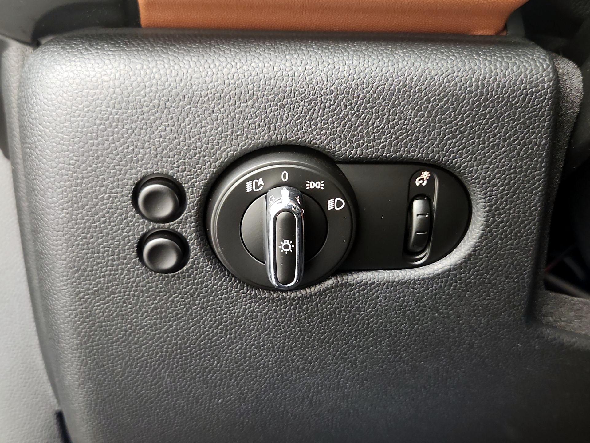 Thumbnail: 2018 MINI Cooper Hardtop - 13