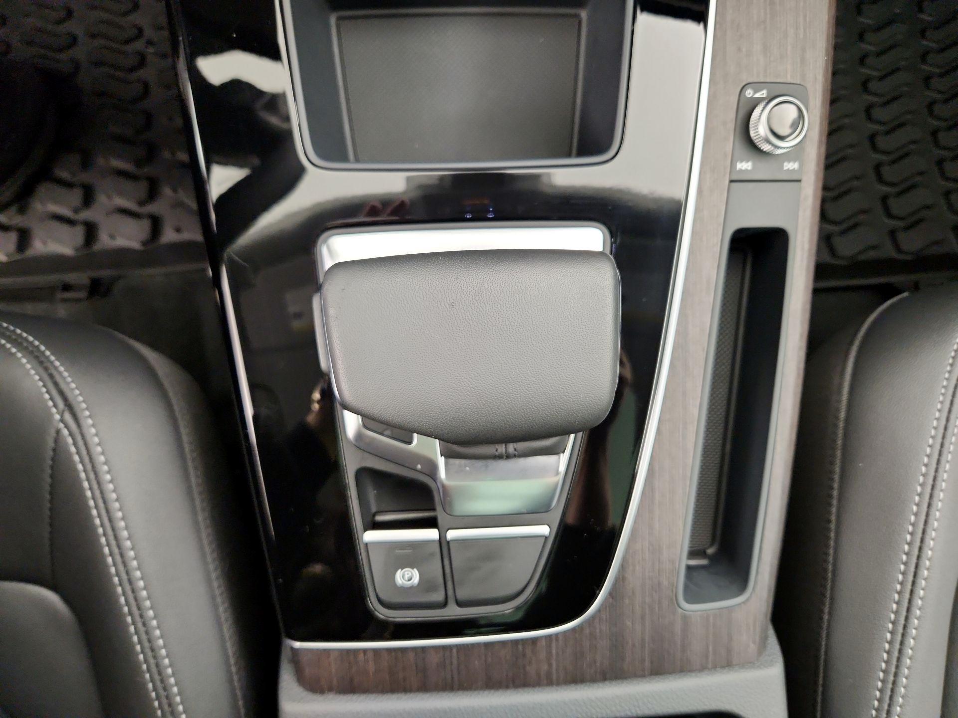 Thumbnail: 2024 Audi Q5 - 17