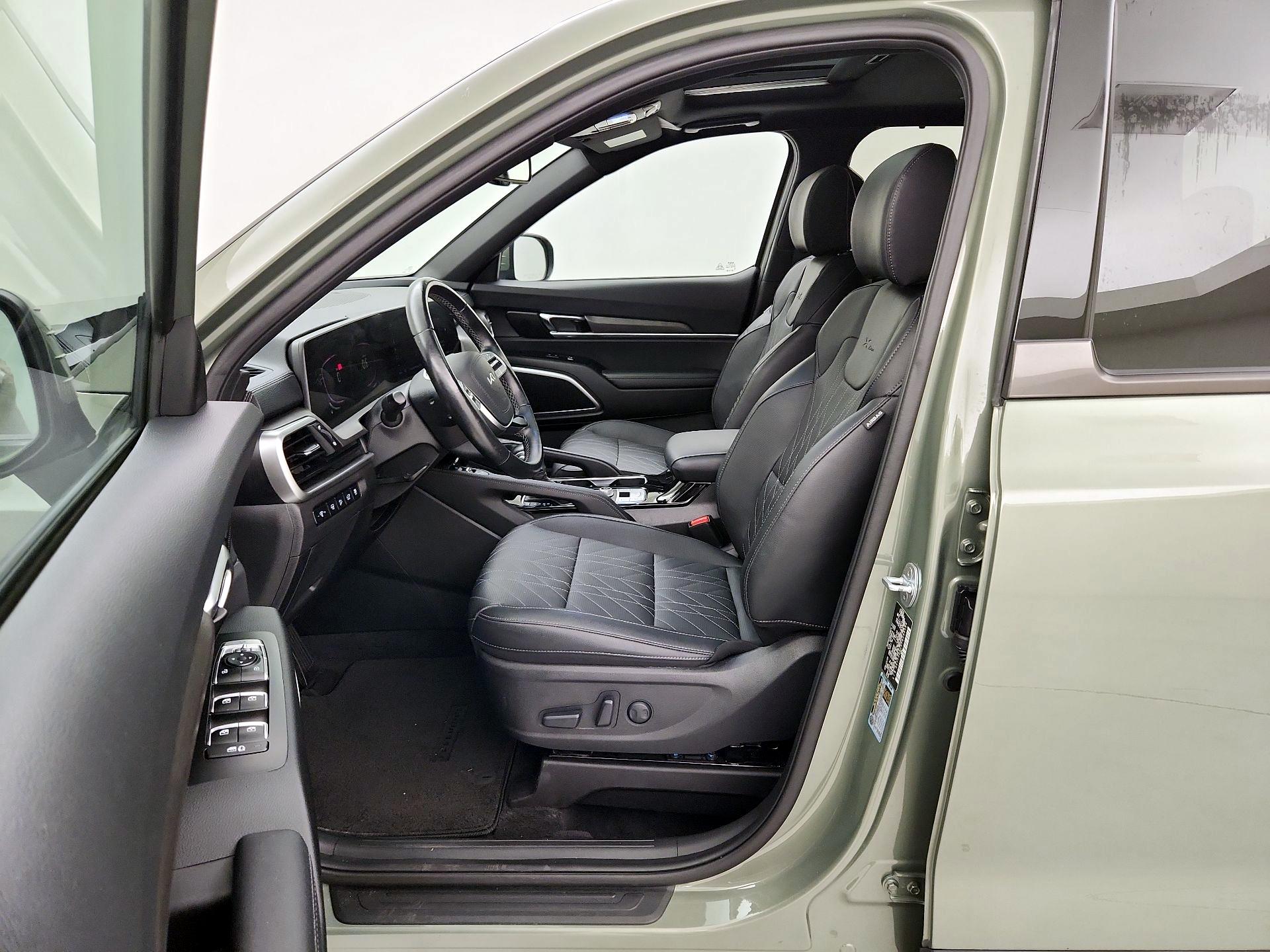 Thumbnail: 2023 Kia Telluride - 11