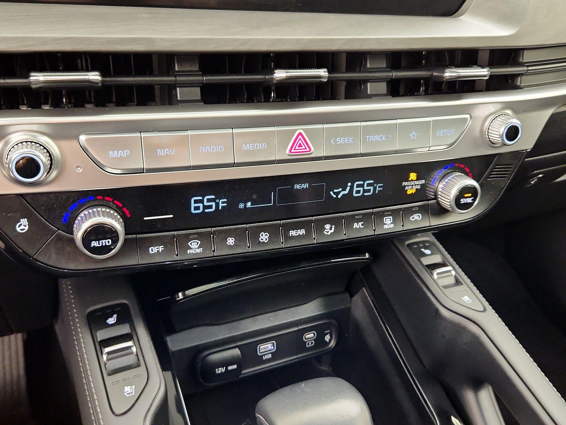 Thumbnail: 2023 Kia Telluride - 17