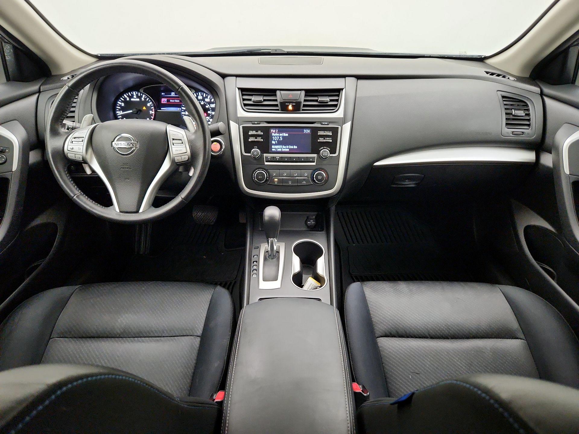 Thumbnail: 2016 Nissan Altima - 9