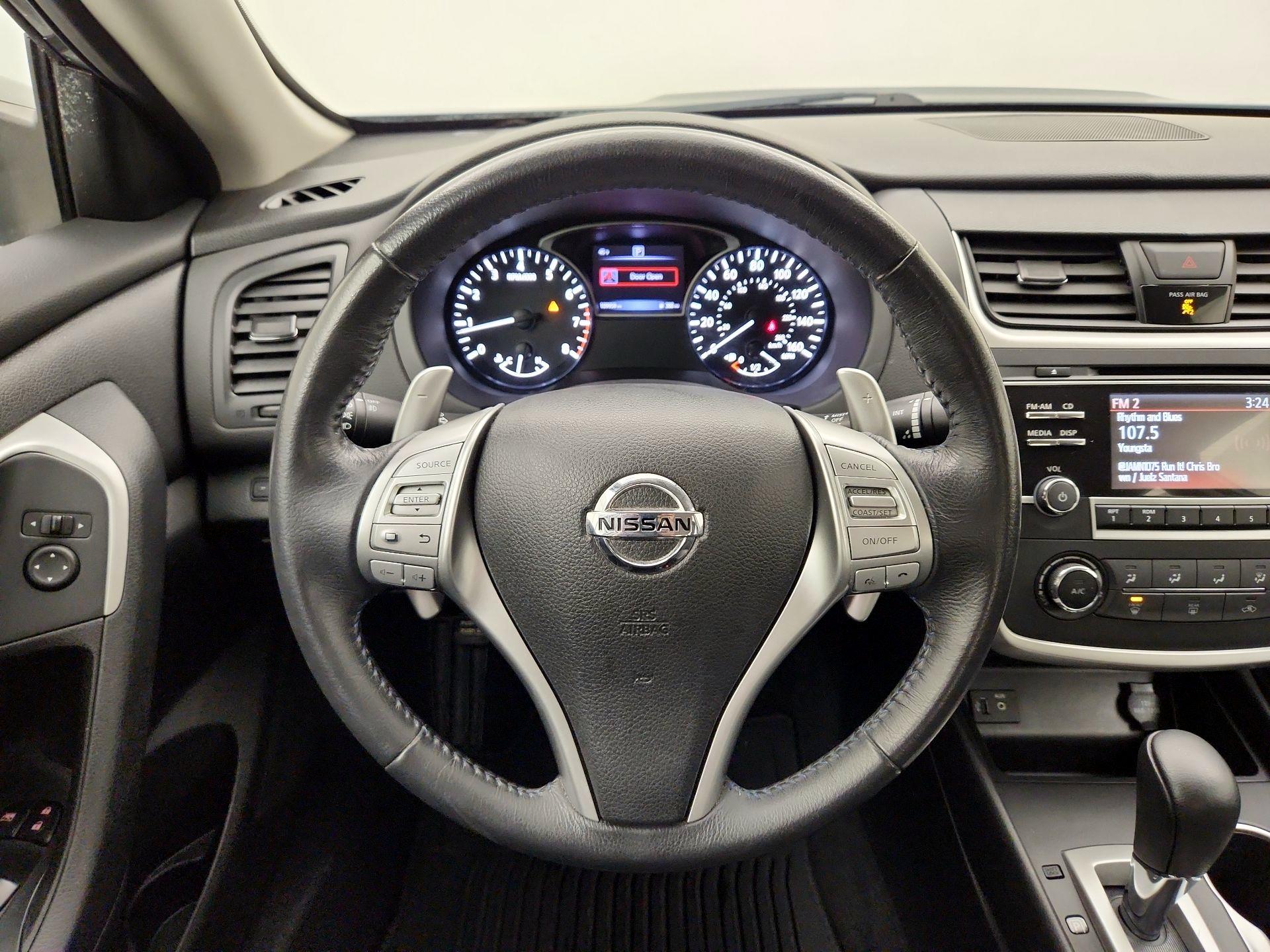 Thumbnail: 2016 Nissan Altima - 10