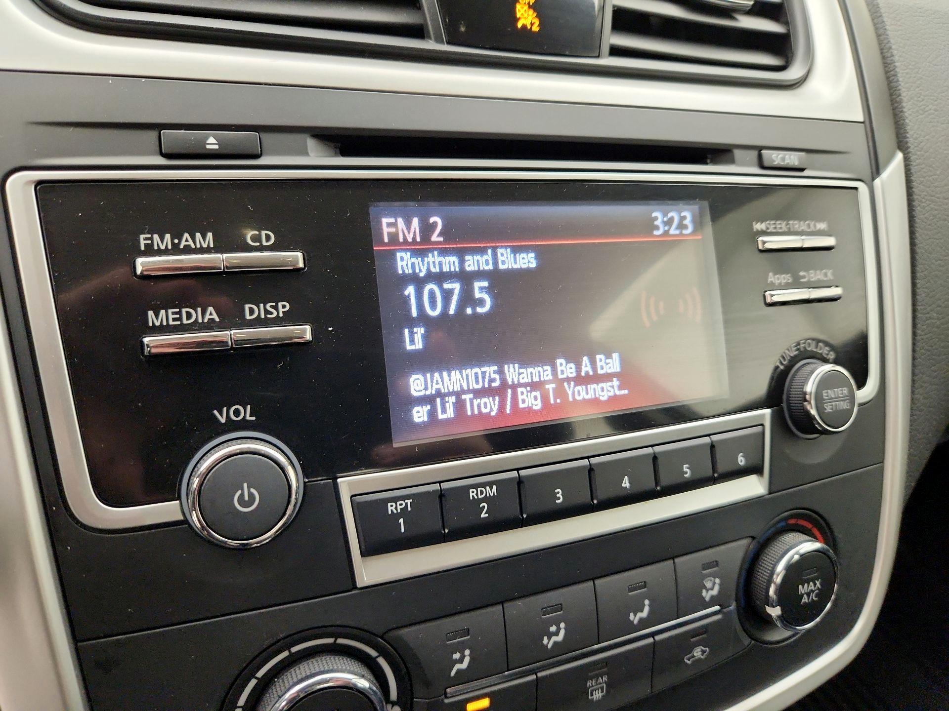 Thumbnail: 2016 Nissan Altima - 15