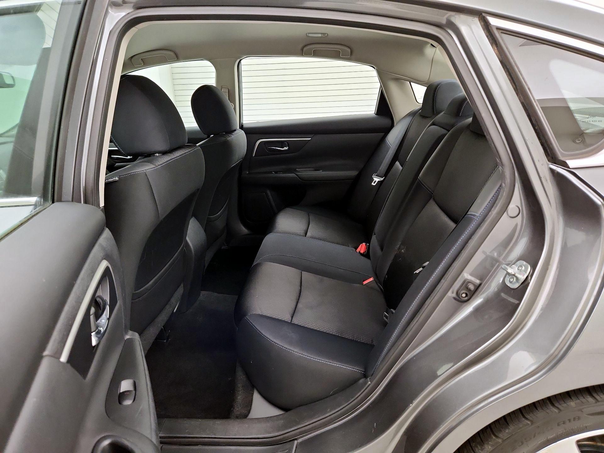 Thumbnail: 2016 Nissan Altima - 19