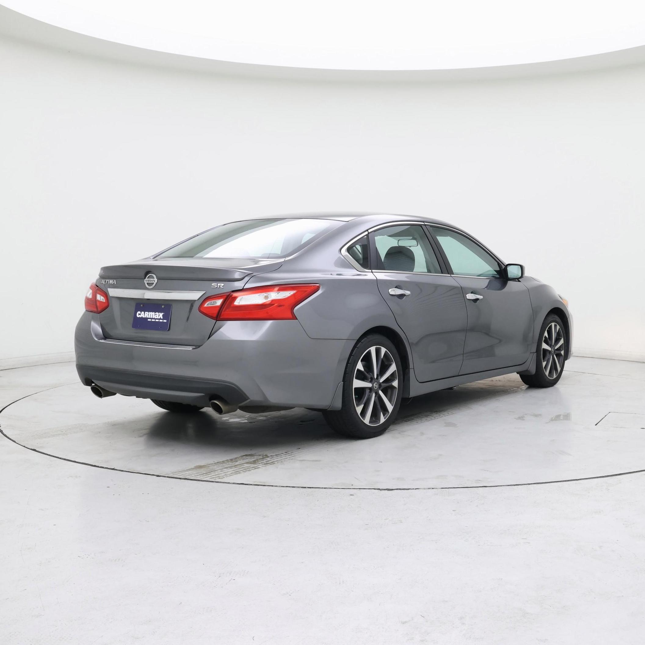Thumbnail: 2016 Nissan Altima - 8