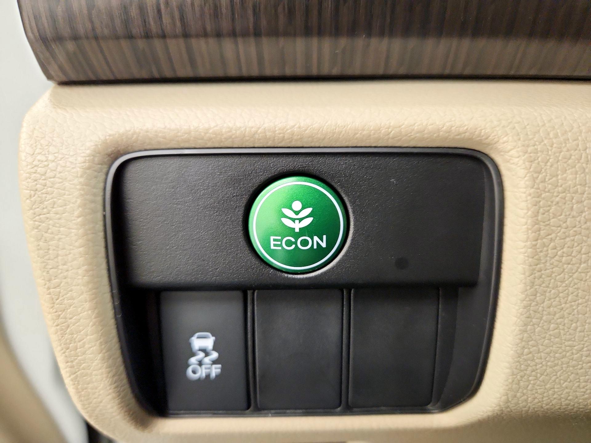 Thumbnail: 2015 Honda Accord - 13