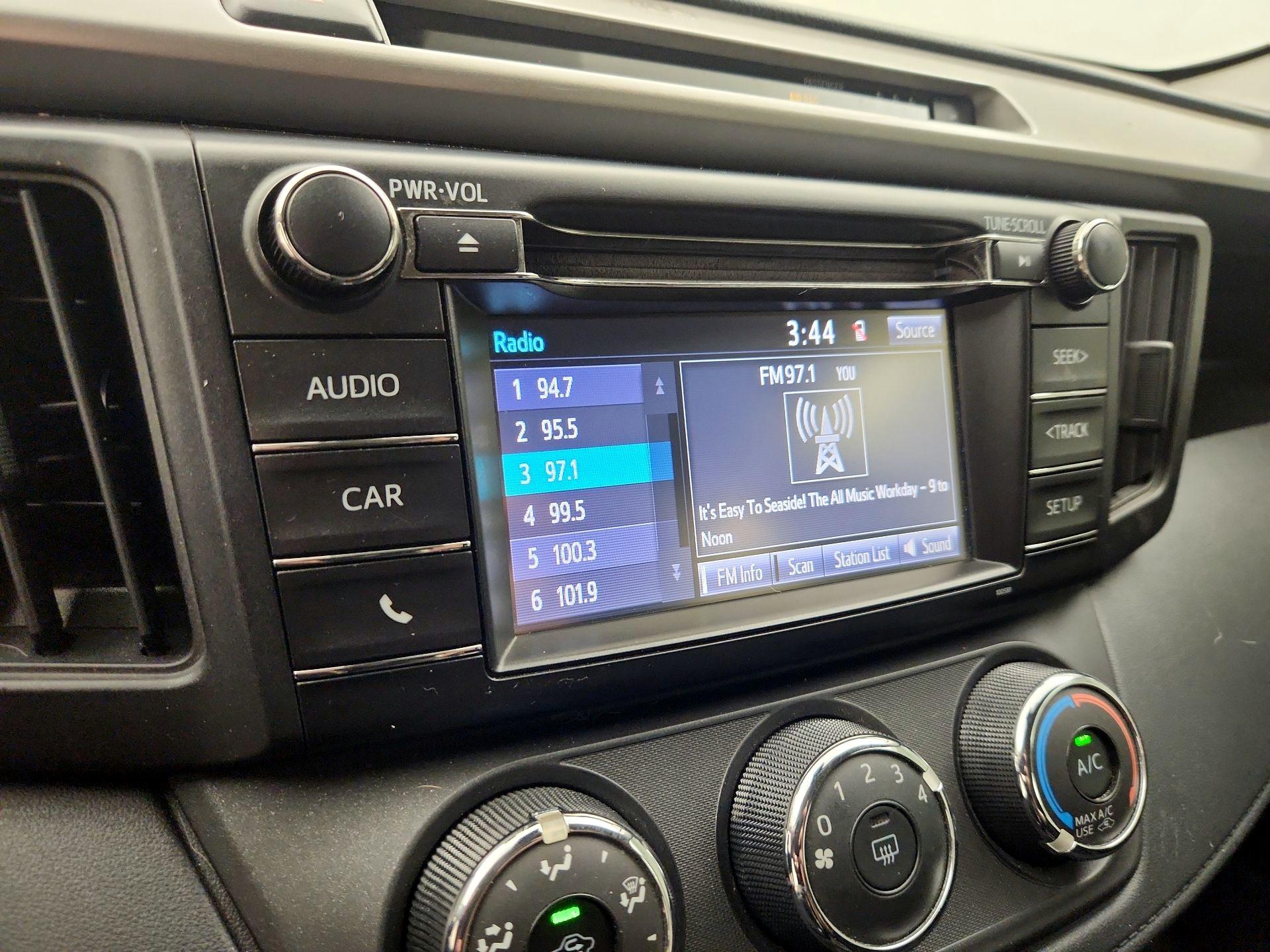 Thumbnail: 2018 Toyota RAV4 - 15