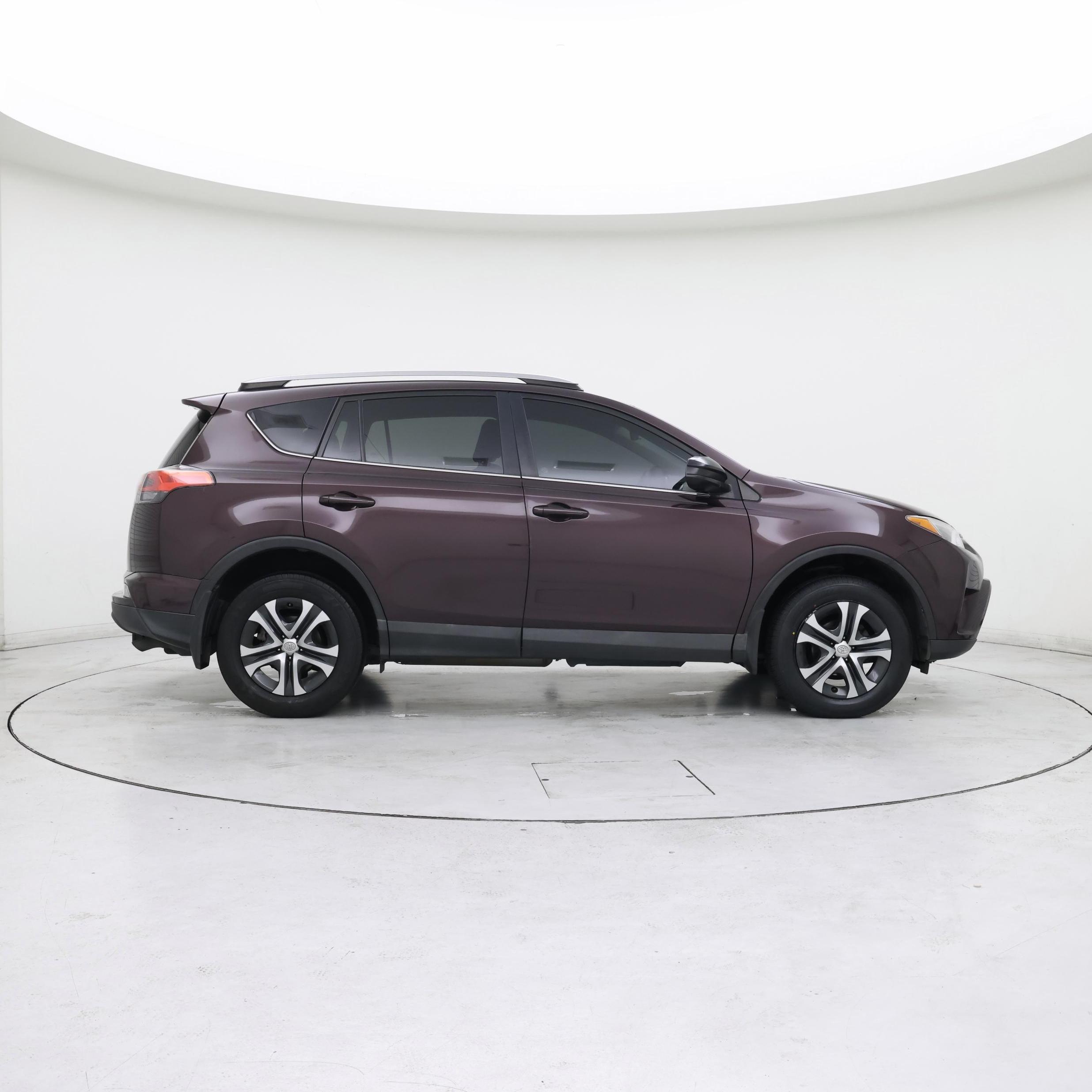 Thumbnail: 2018 Toyota RAV4 - 7