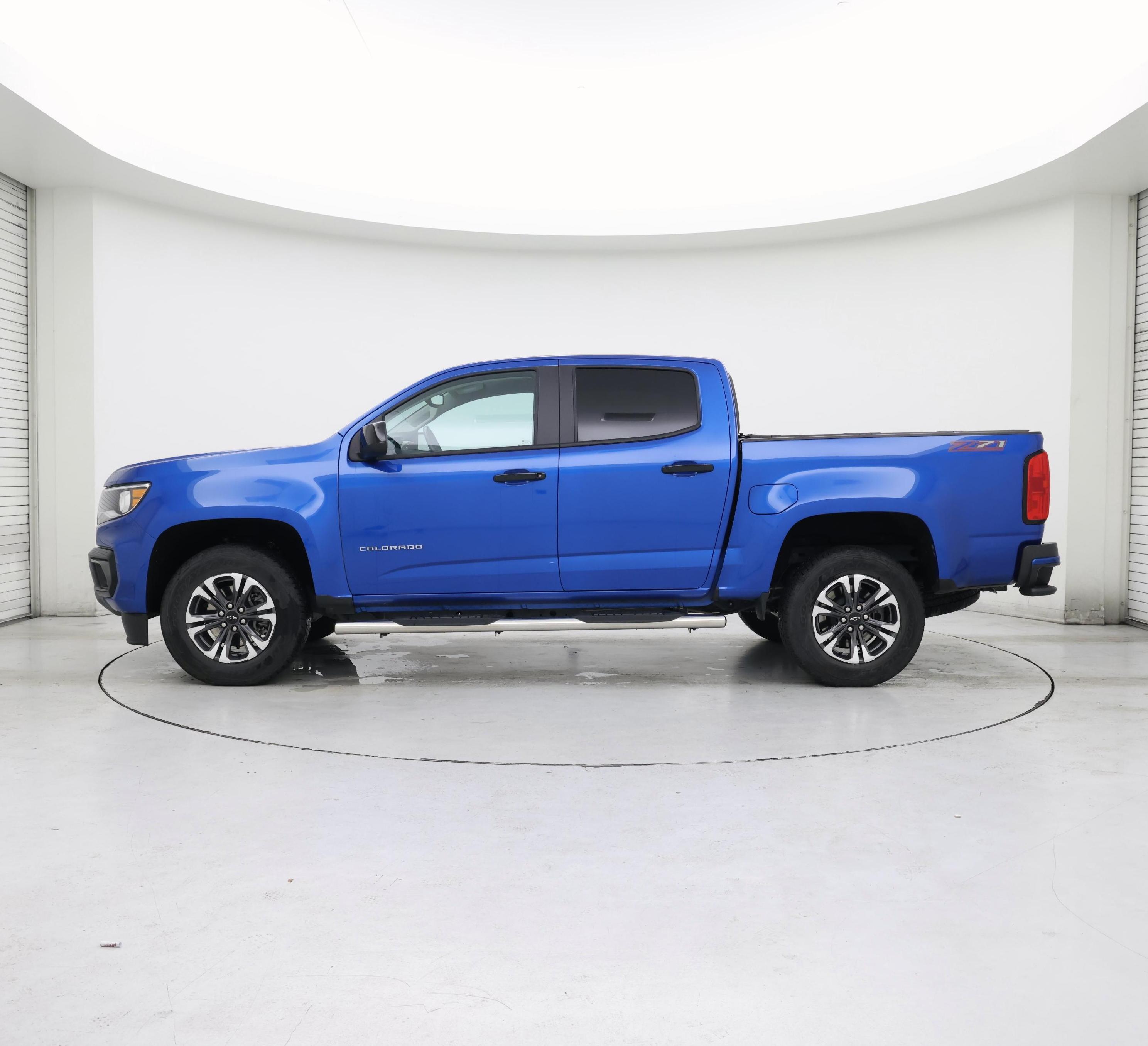 Thumbnail: 2022 Chevrolet Colorado - 3