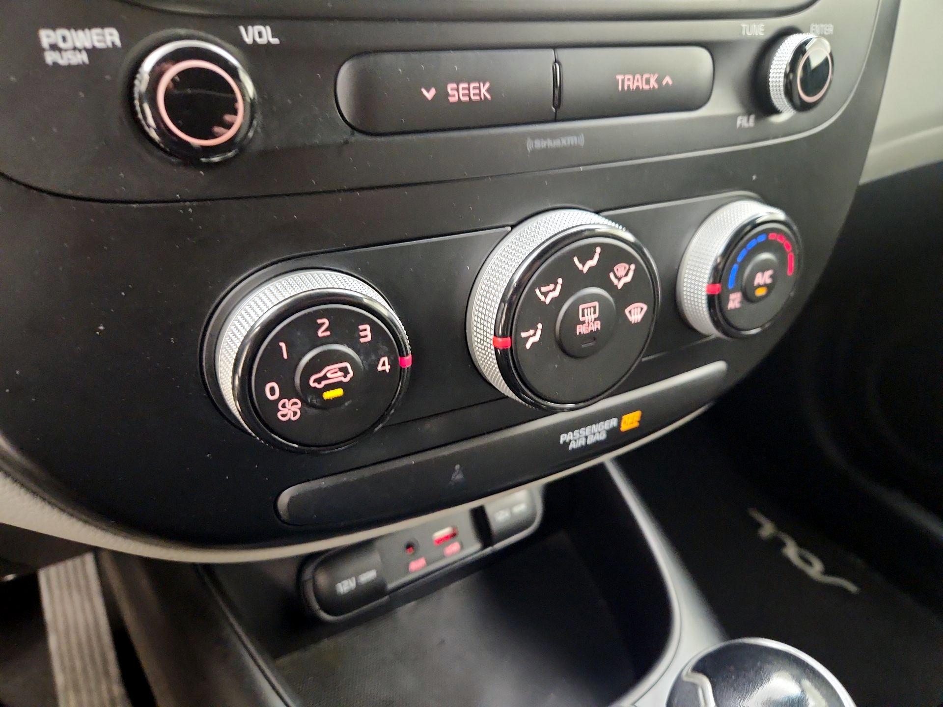 Thumbnail: 2019 Kia Soul - 16