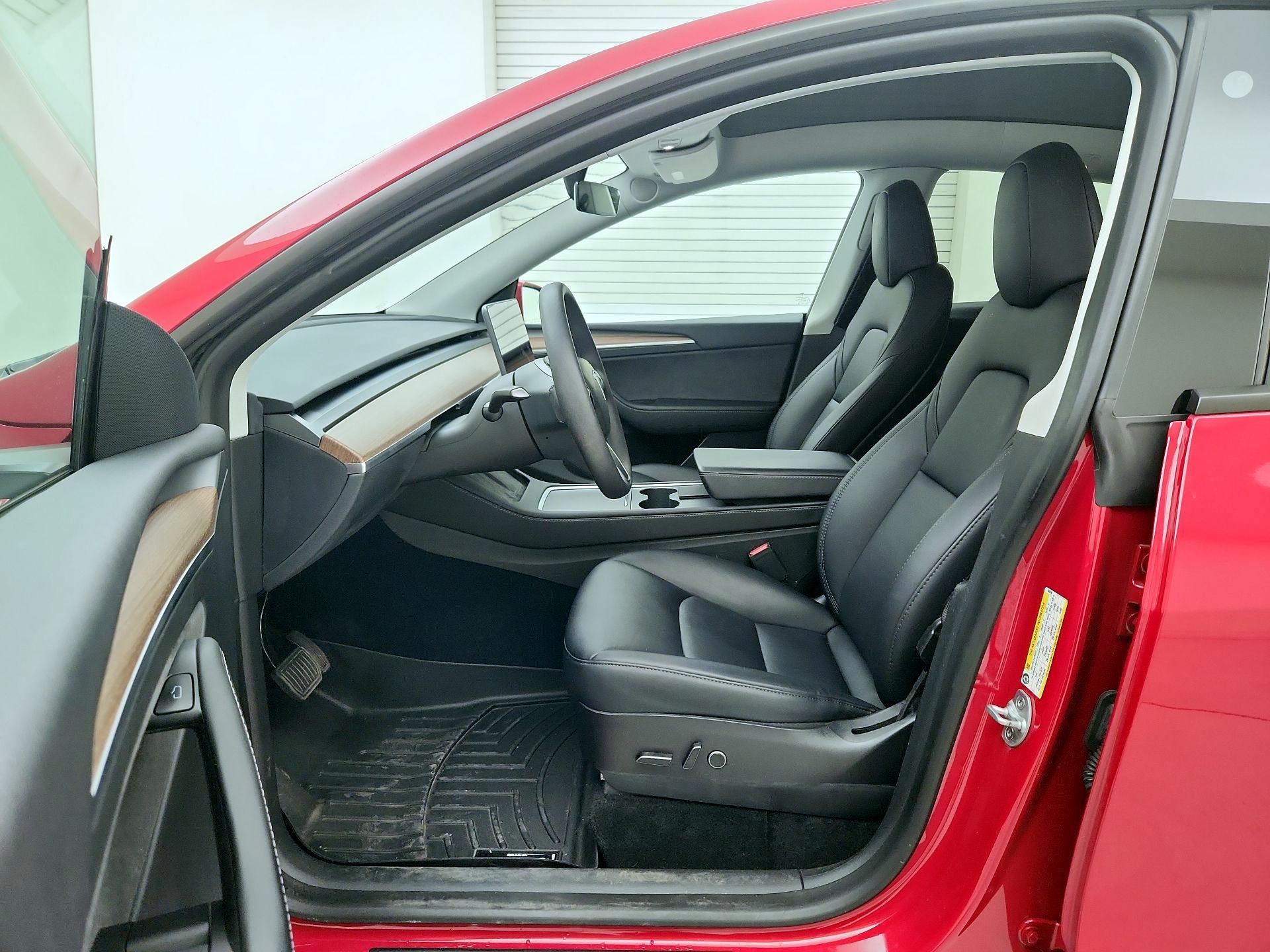 Thumbnail: 2023 Tesla Model Y - 11