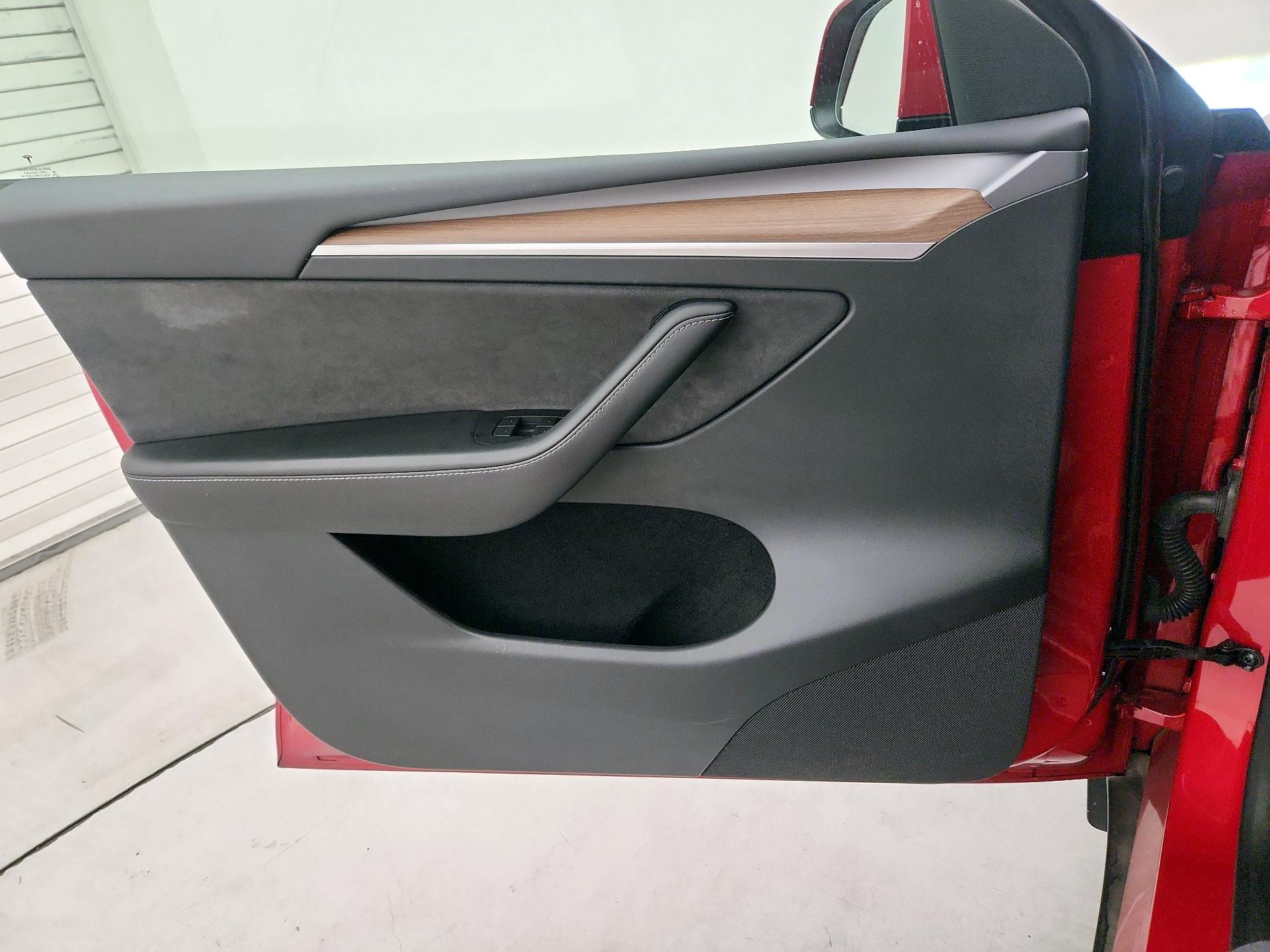 Thumbnail: 2023 Tesla Model Y - 12