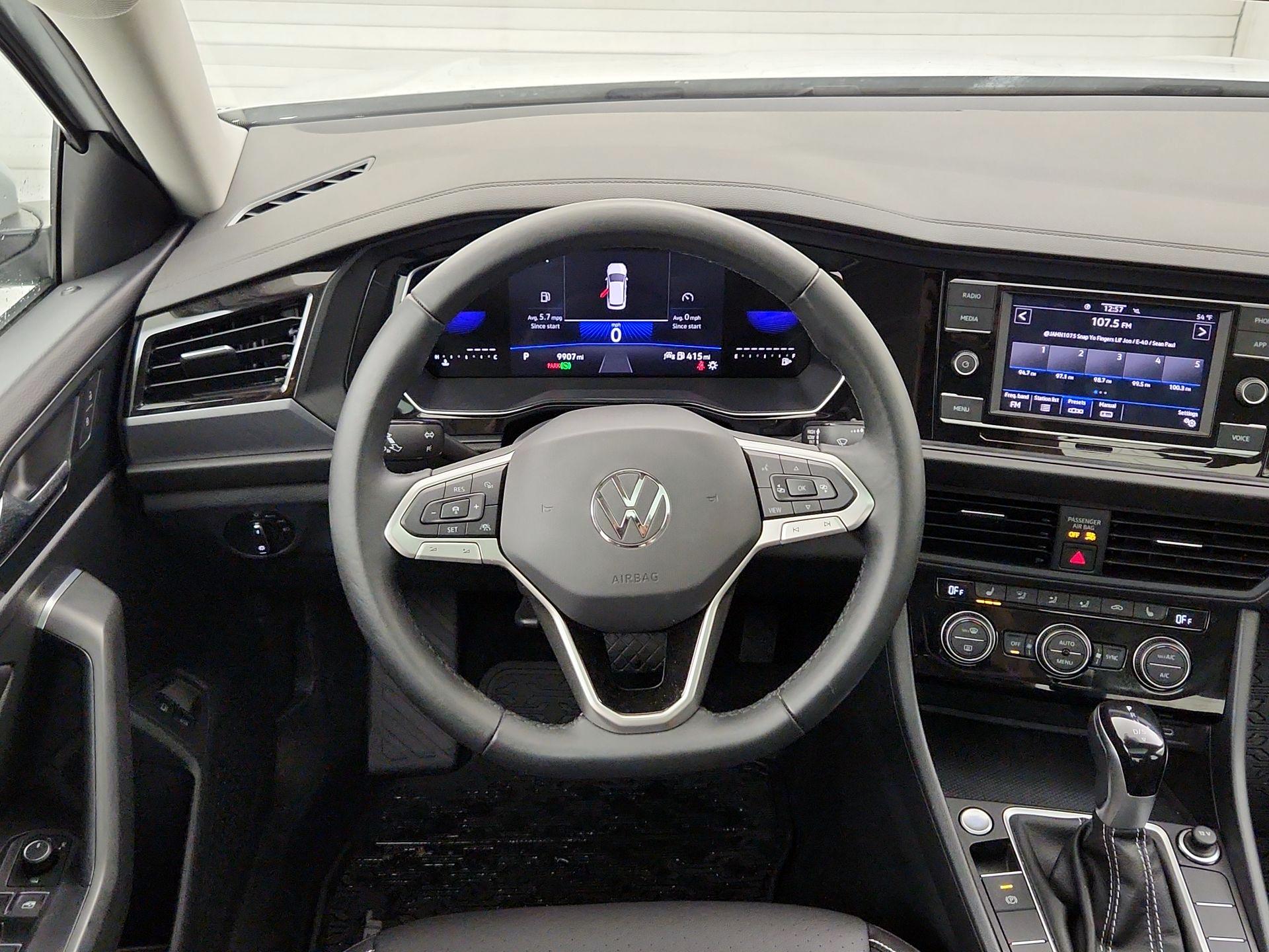 Thumbnail: 2023 Volkswagen Jetta - 10