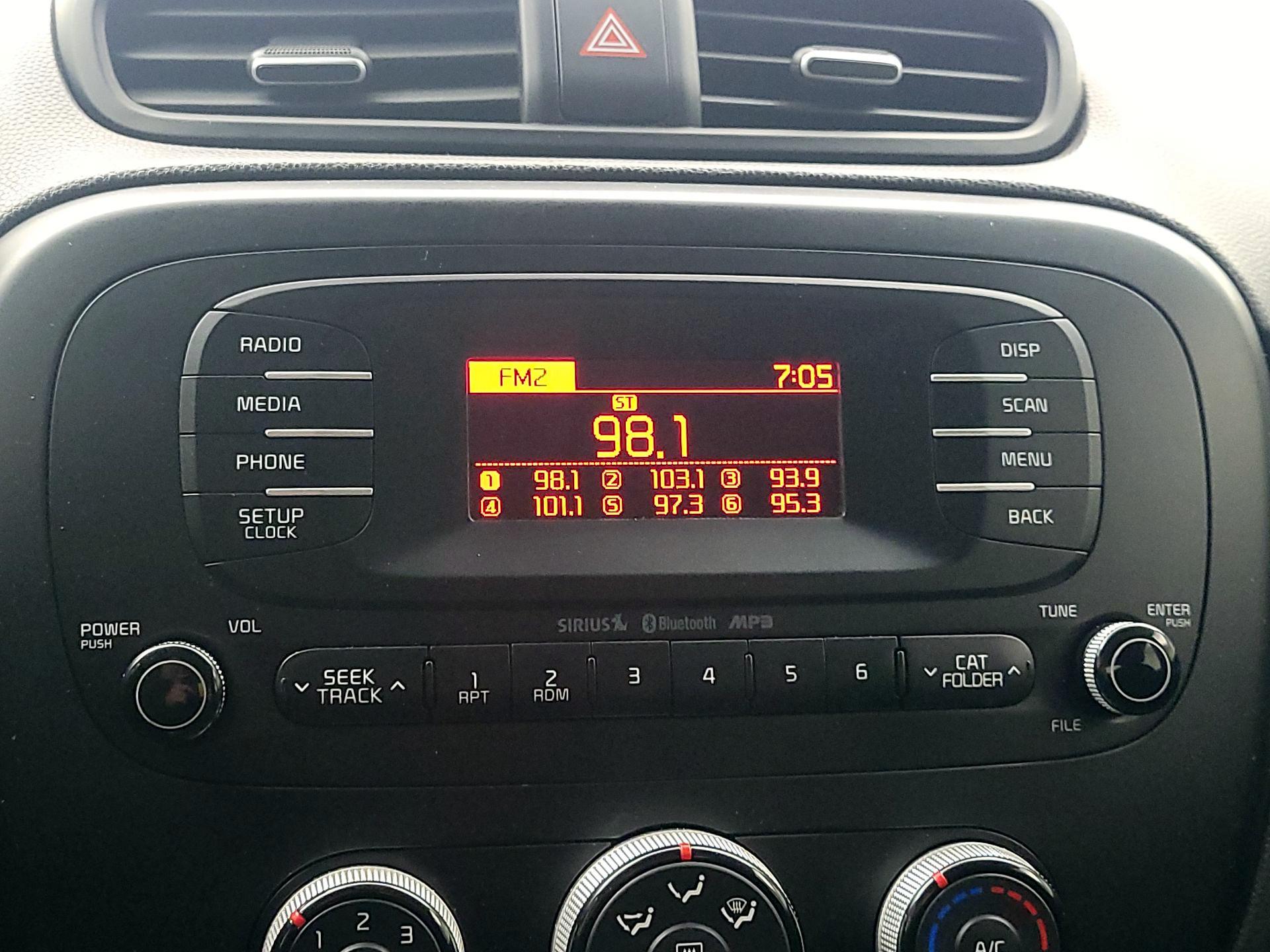 Thumbnail: 2015 Kia Soul - 14