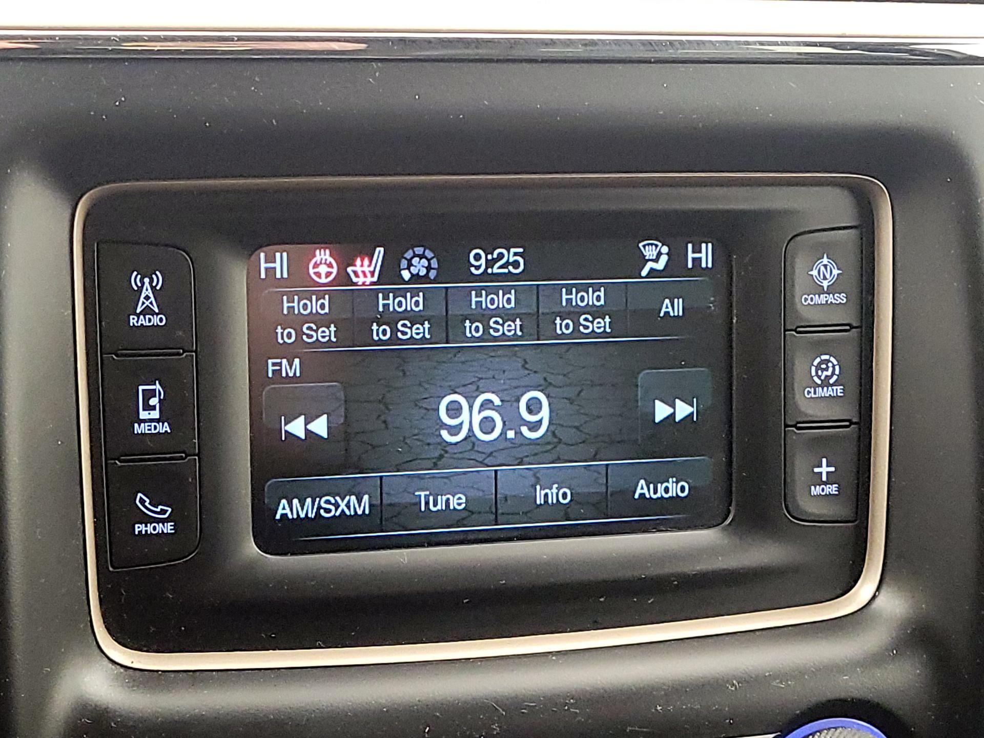 Thumbnail: 2017 Jeep Grand Cherokee - 16