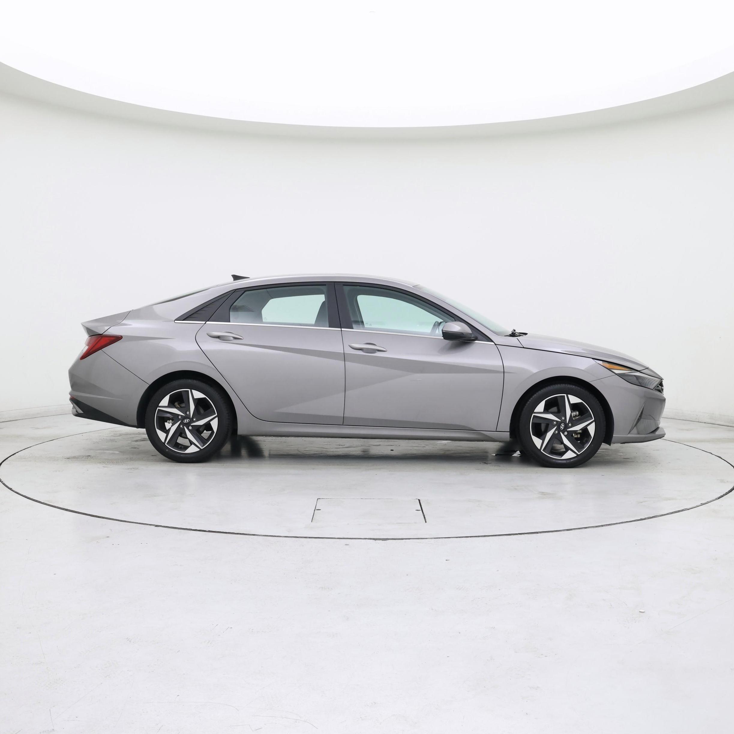 Thumbnail: 2022 Hyundai Elantra - 7