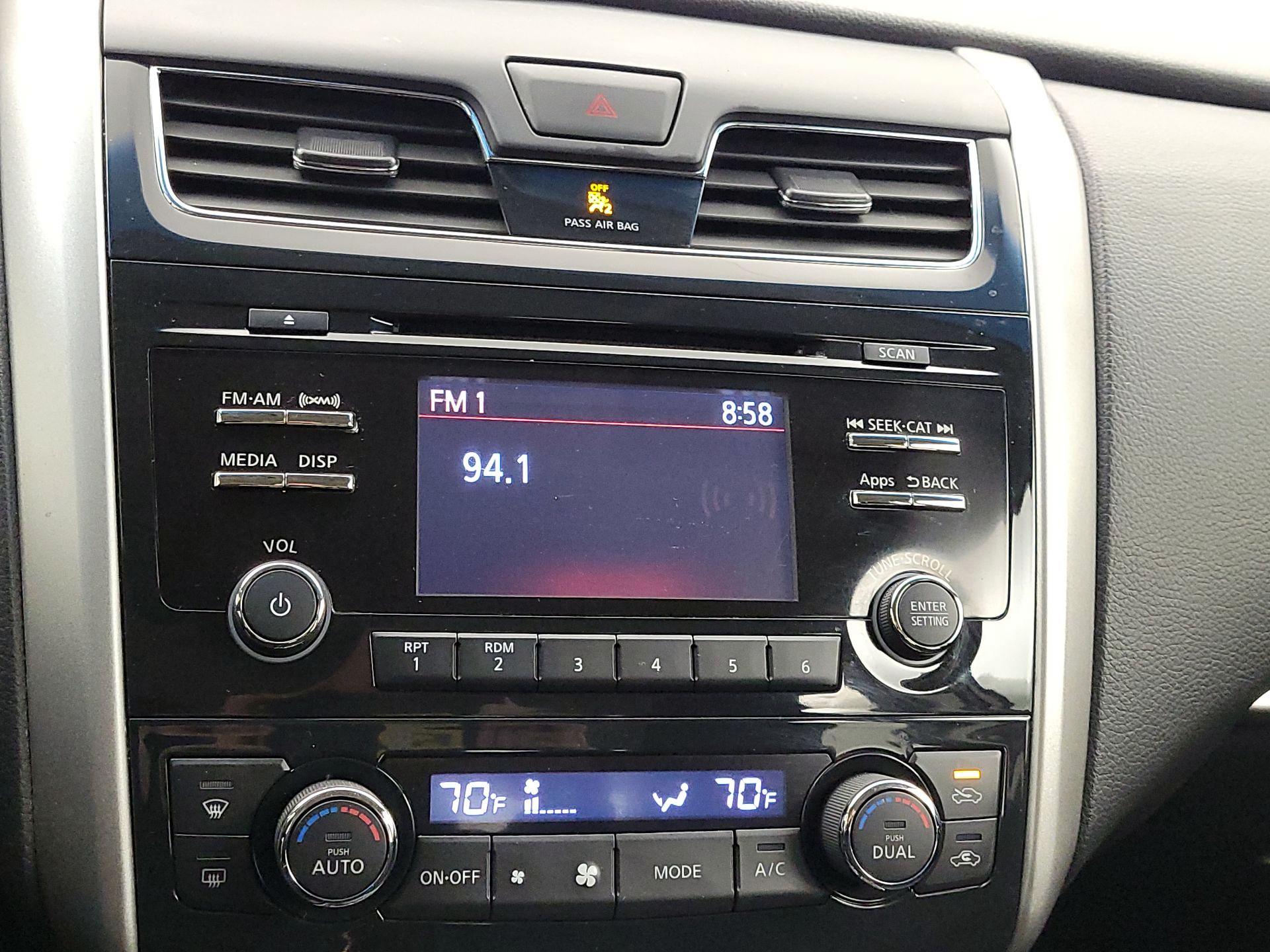 Thumbnail: 2015 Nissan Altima - 15