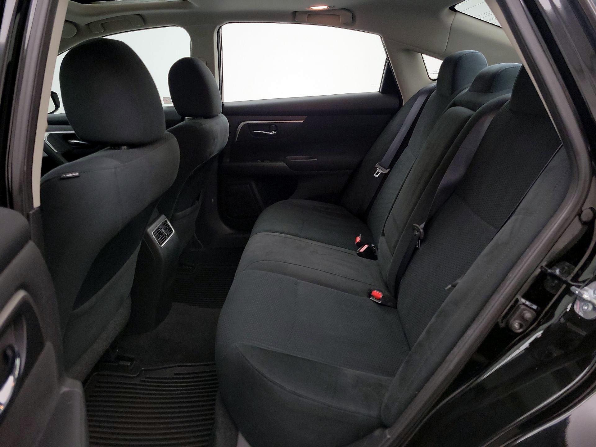 Thumbnail: 2015 Nissan Altima - 20