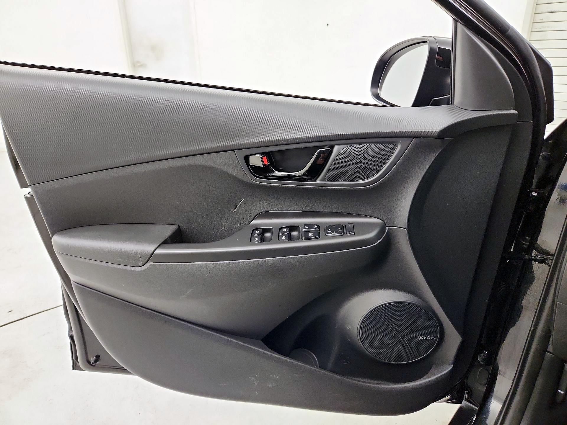 Thumbnail: 2021 Hyundai Kona - 12