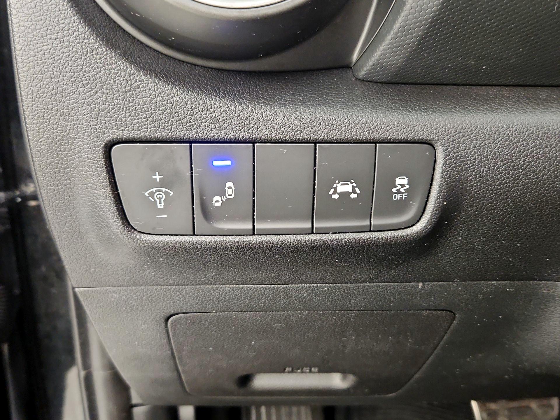 Thumbnail: 2021 Hyundai Kona - 13