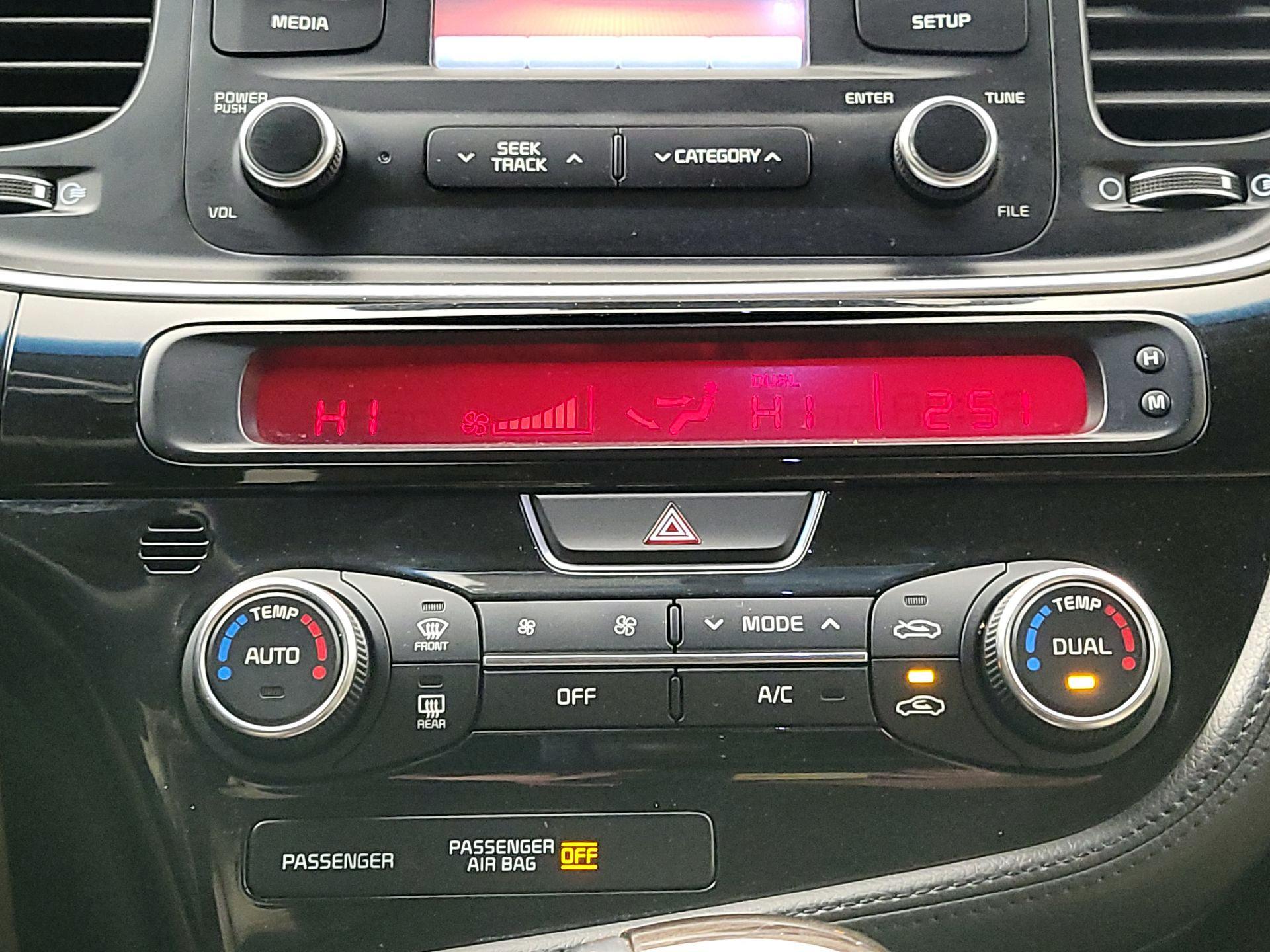 Thumbnail: 2014 Kia Optima - 16