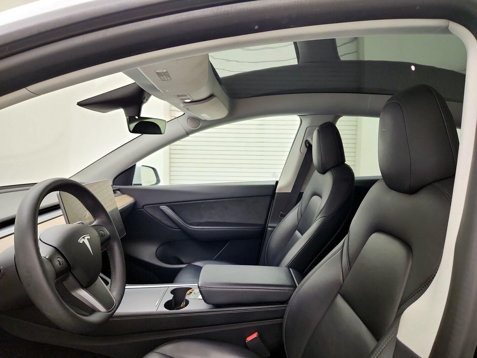 Thumbnail: 2022 Tesla Model Y - 18