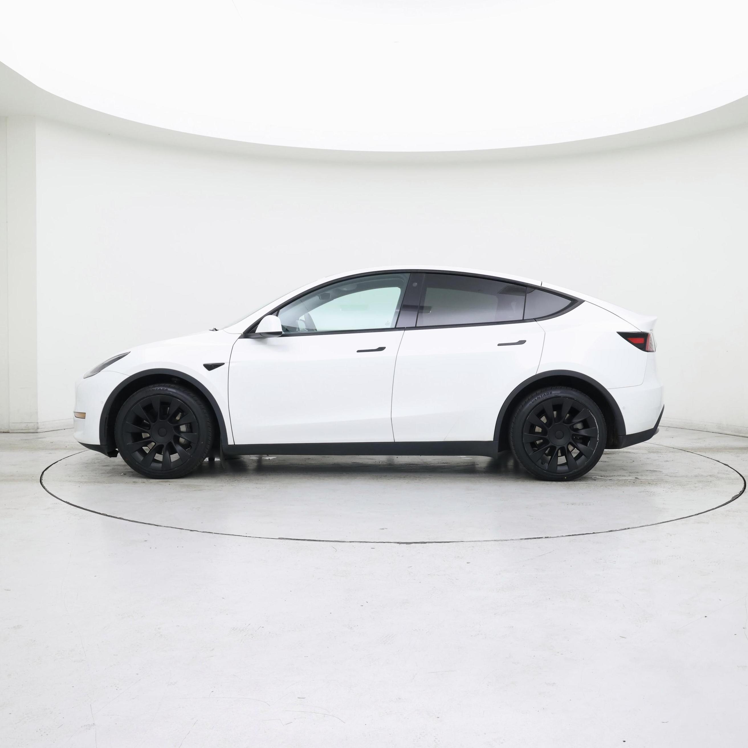 Thumbnail: 2022 Tesla Model Y - 3