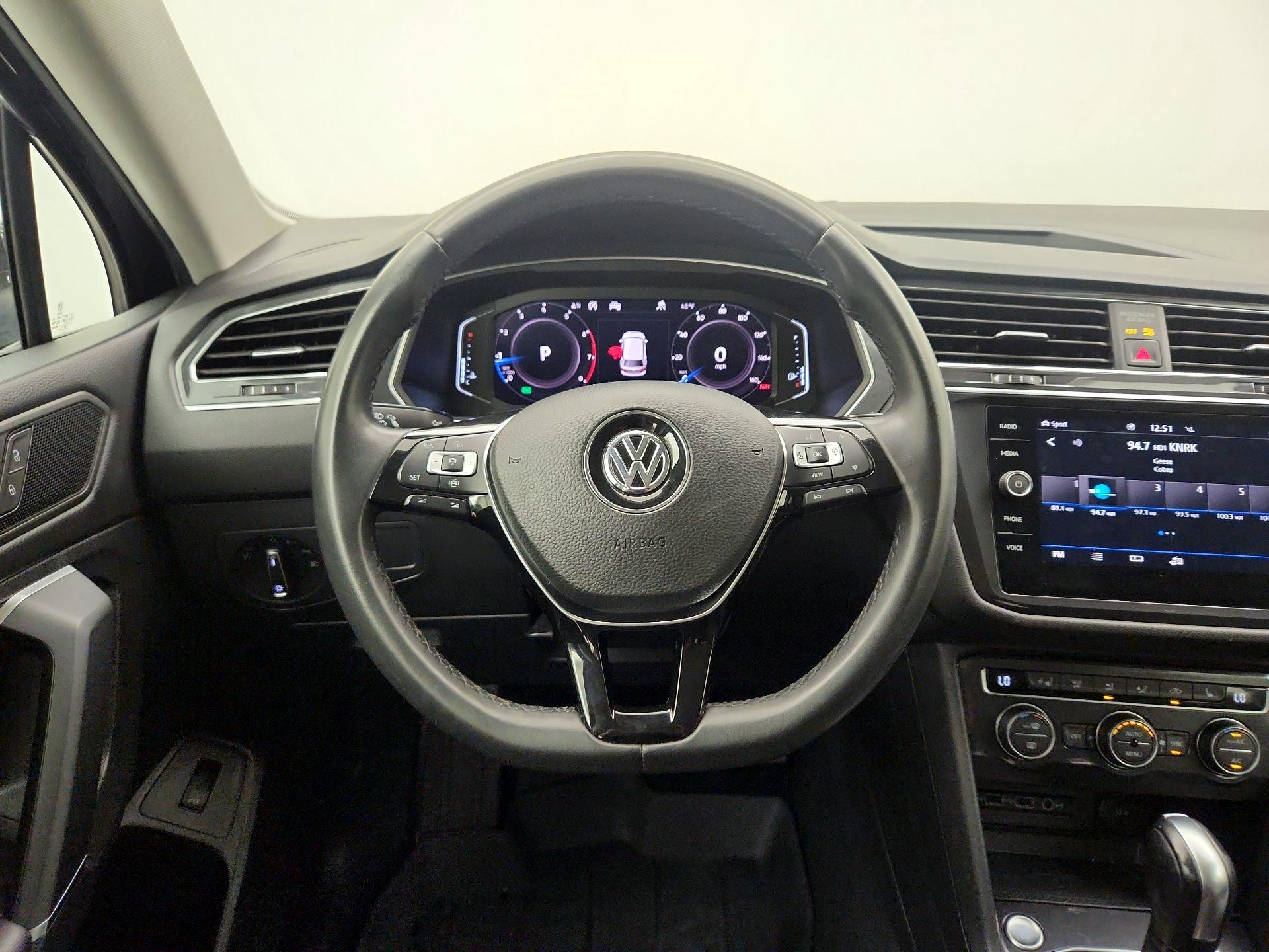 Thumbnail: 2020 Volkswagen Tiguan - 10