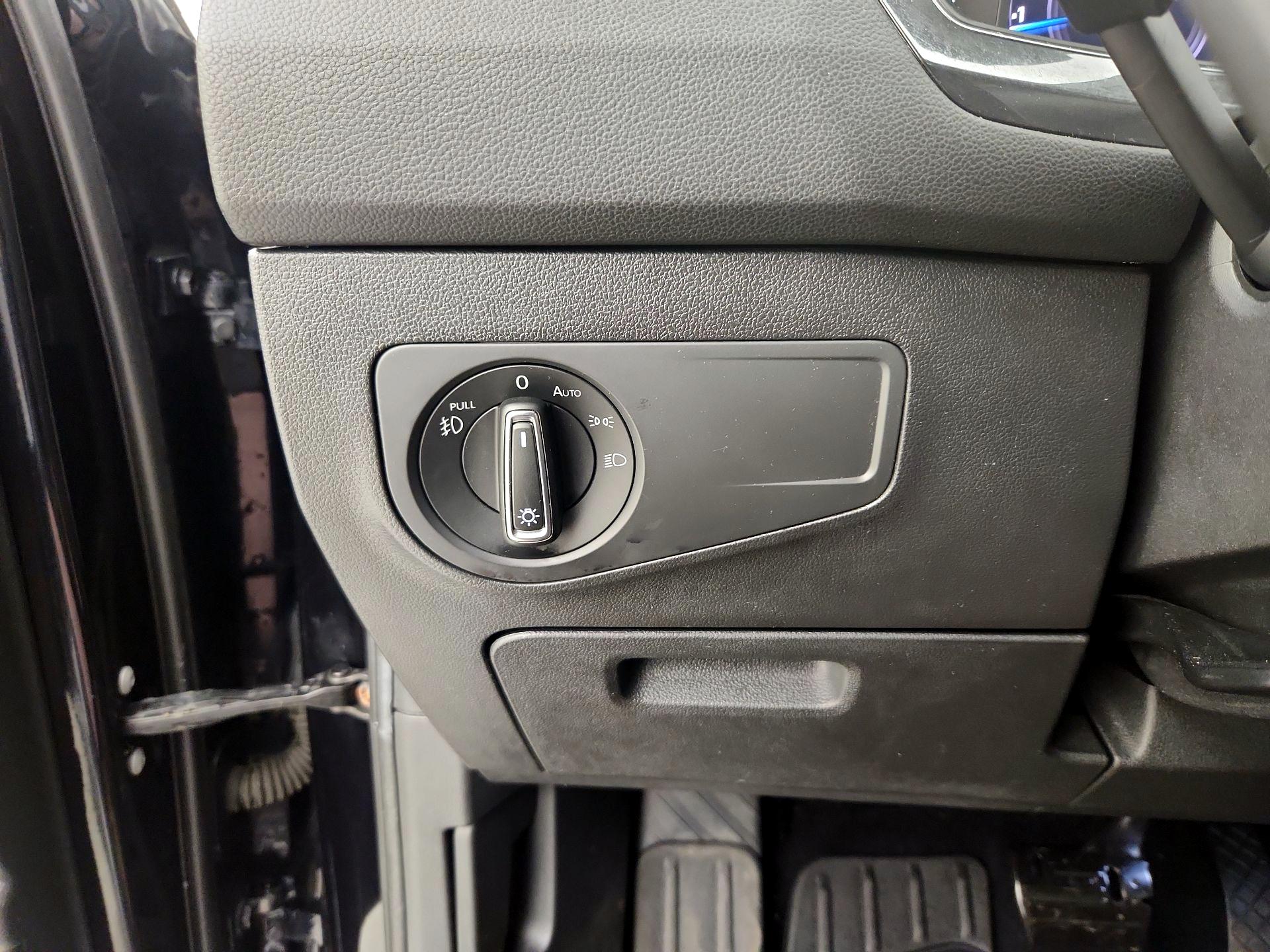 Thumbnail: 2020 Volkswagen Tiguan - 13