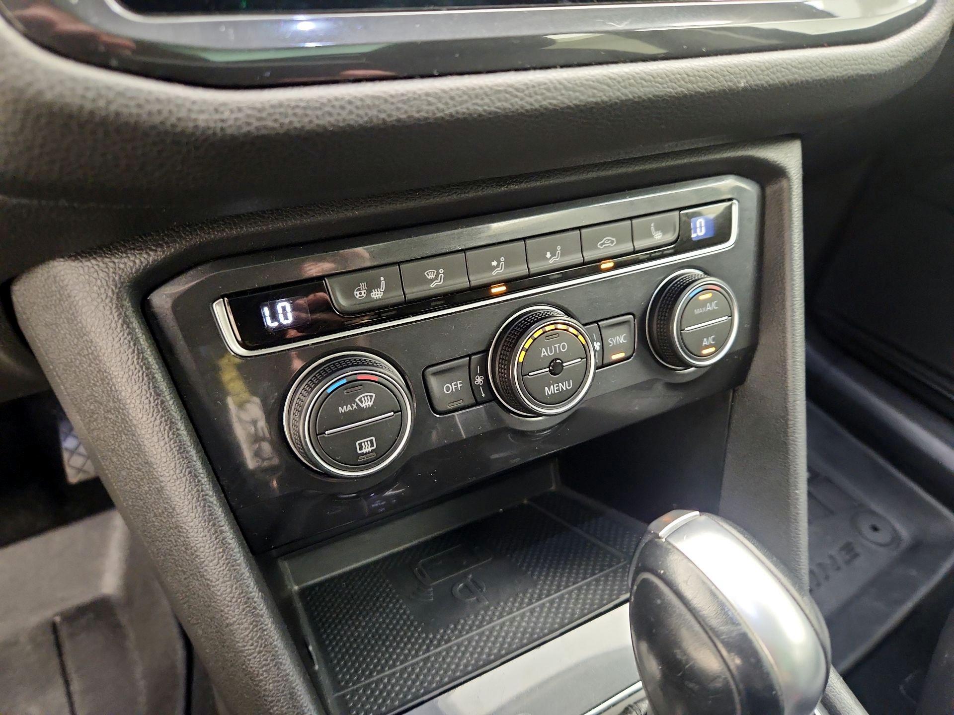 Thumbnail: 2020 Volkswagen Tiguan - 16