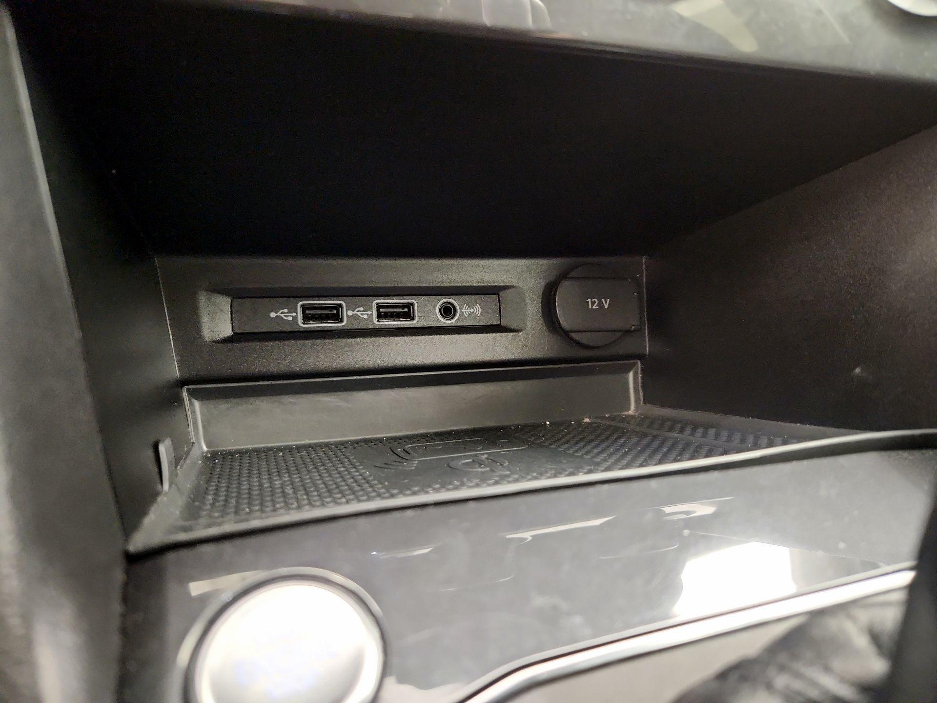 Thumbnail: 2020 Volkswagen Tiguan - 18