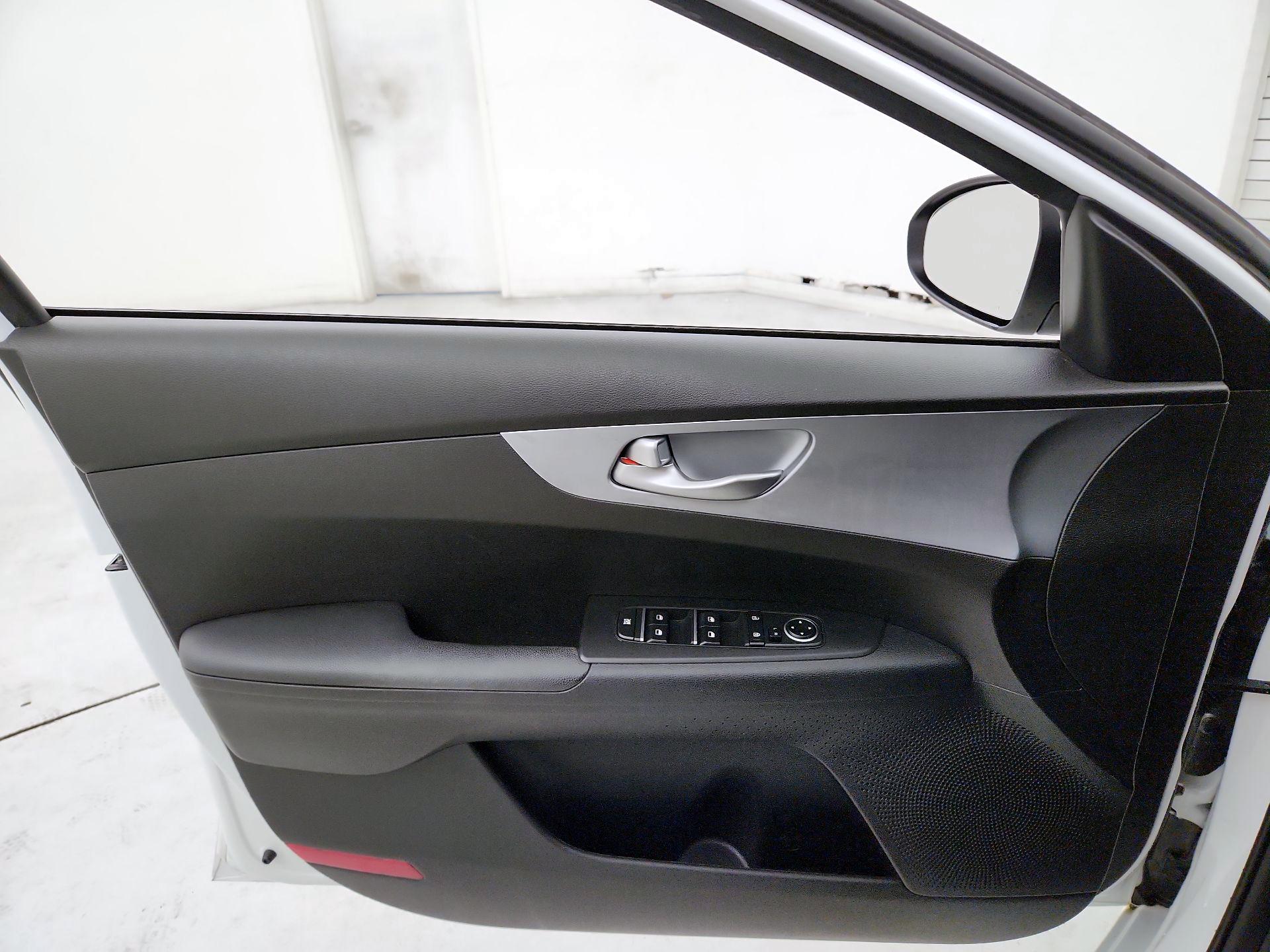 Thumbnail: 2023 Kia Forte - 12